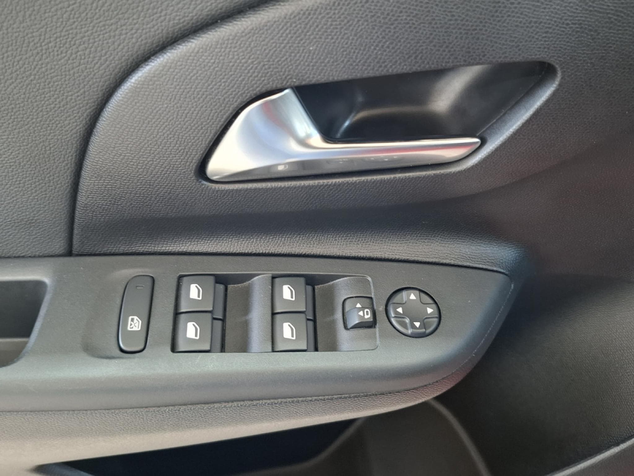 Opel Corsa 1.2 TURBO 101 GS, LED, VIRTUAL, KAMERA, CARPLAY,TEMPO, CUIR (2025) - Foto 14