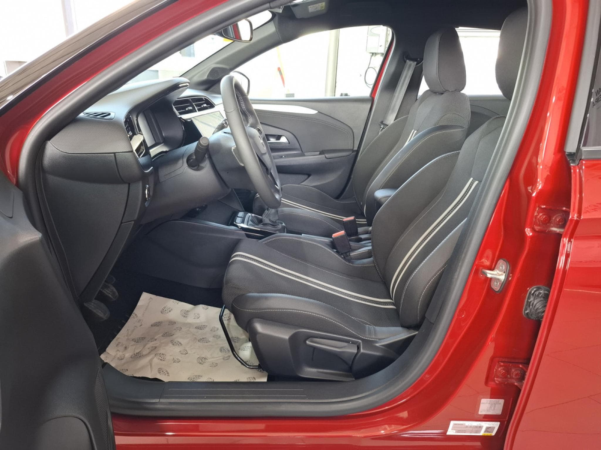 Opel Corsa 1.2 TURBO 101 GS, LED, VIRTUAL, KAMERA, CARPLAY,TEMPO, CUIR (2025) - Foto 8
