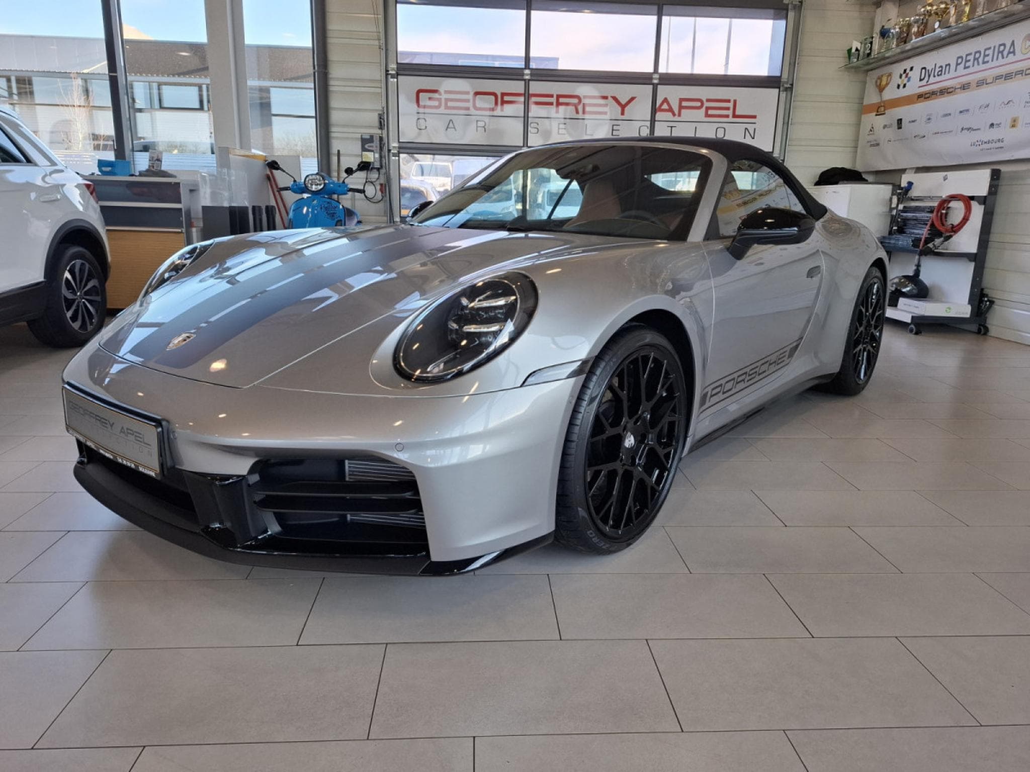 Porsche 911 FACELIFT CARRERA CABRIO PACK CHRONO BOSE CUIR NAVI 1 HAND 36 (2025) - Foto 1