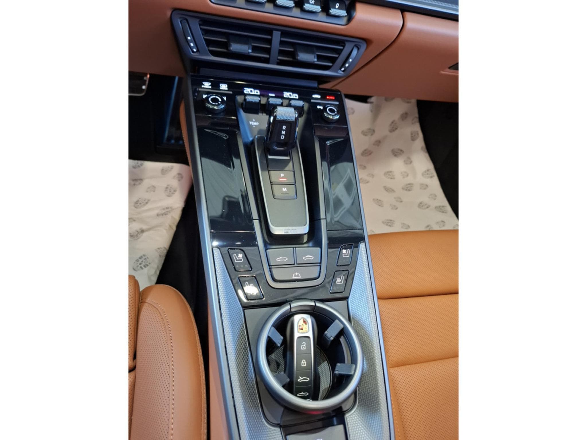 Porsche 911 FACELIFT CARRERA CABRIO PACK CHRONO BOSE CUIR NAVI 1 HAND 36 (2025) - Foto 10