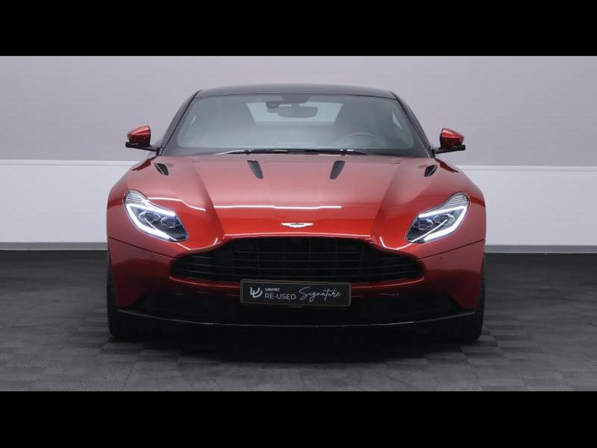 Aston-Martin DB11 V12 608cv Launch Edition (2016) - Photo 2