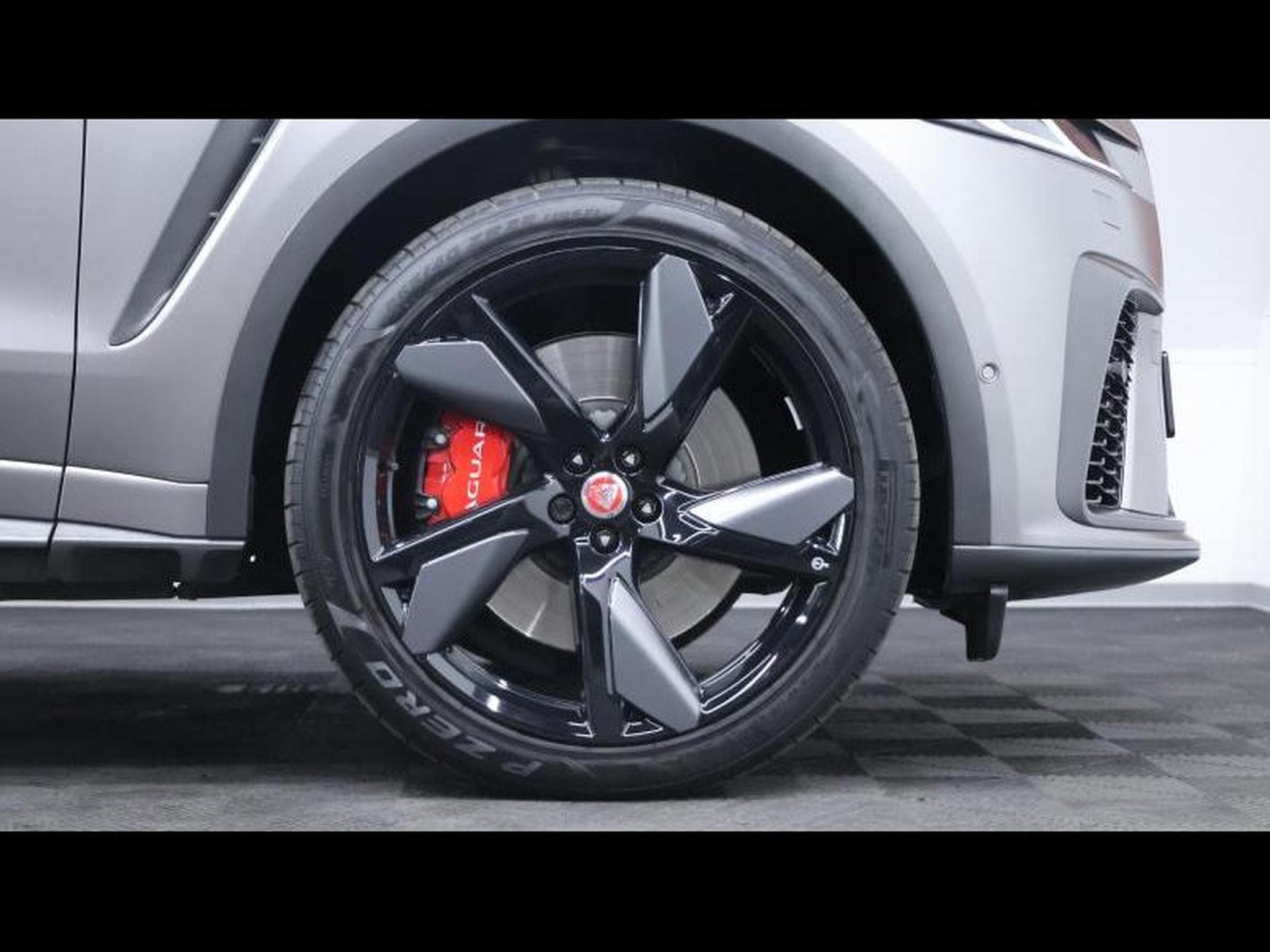 Jaguar F-Pace SVR 5.0 P550 Auto (2021) - Foto 10