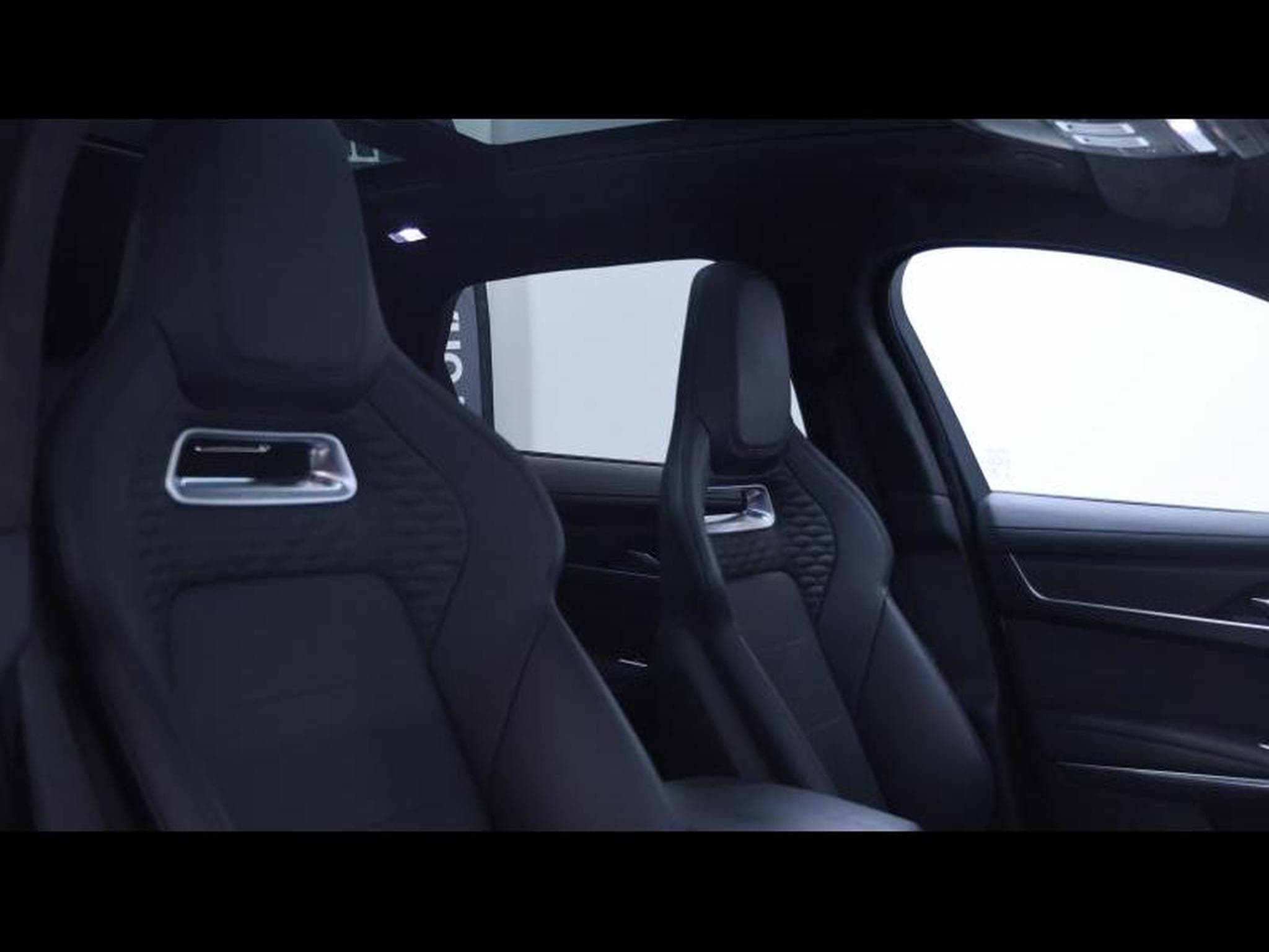 Jaguar F-Pace SVR 5.0 P550 Auto (2021) - Foto 12