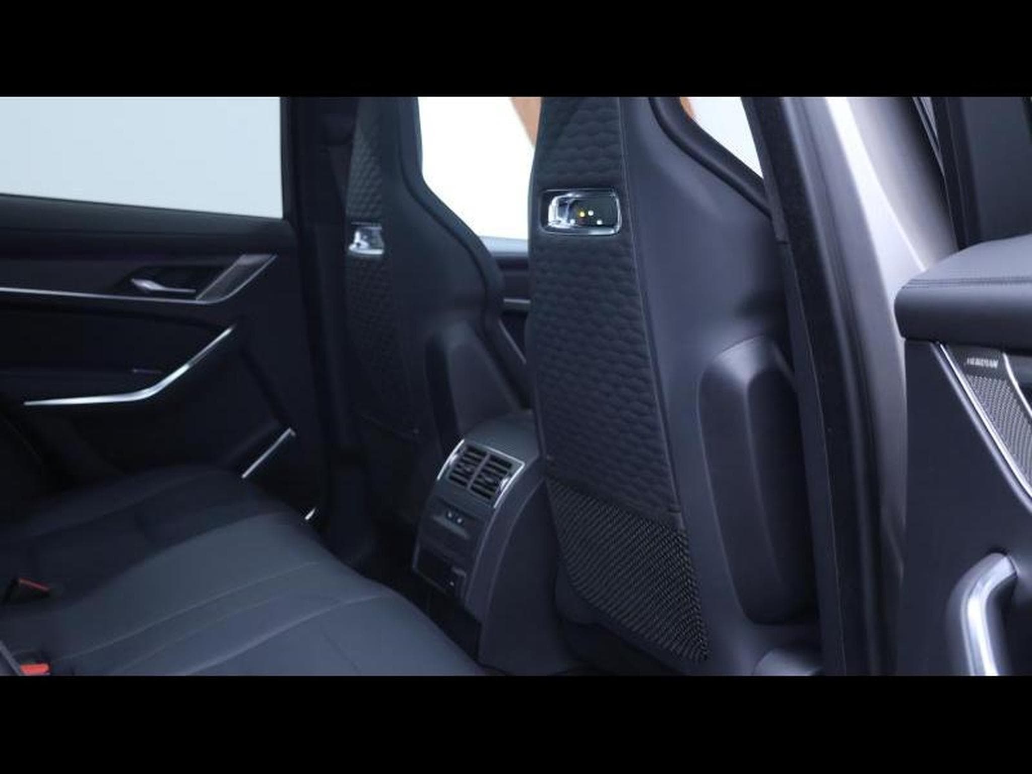 Jaguar F-Pace SVR 5.0 P550 Auto (2021) - Foto 13