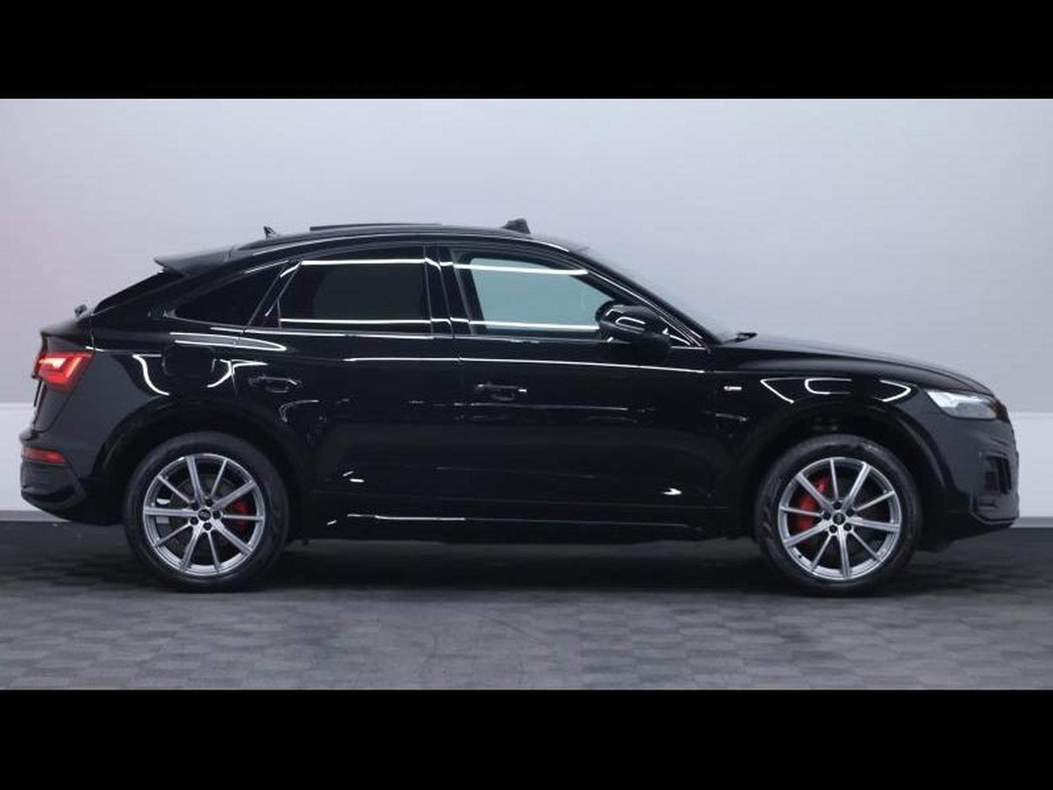 Audi Q5 Sportback 55 eTFSI 367 Quattro (2023) - Foto 4
