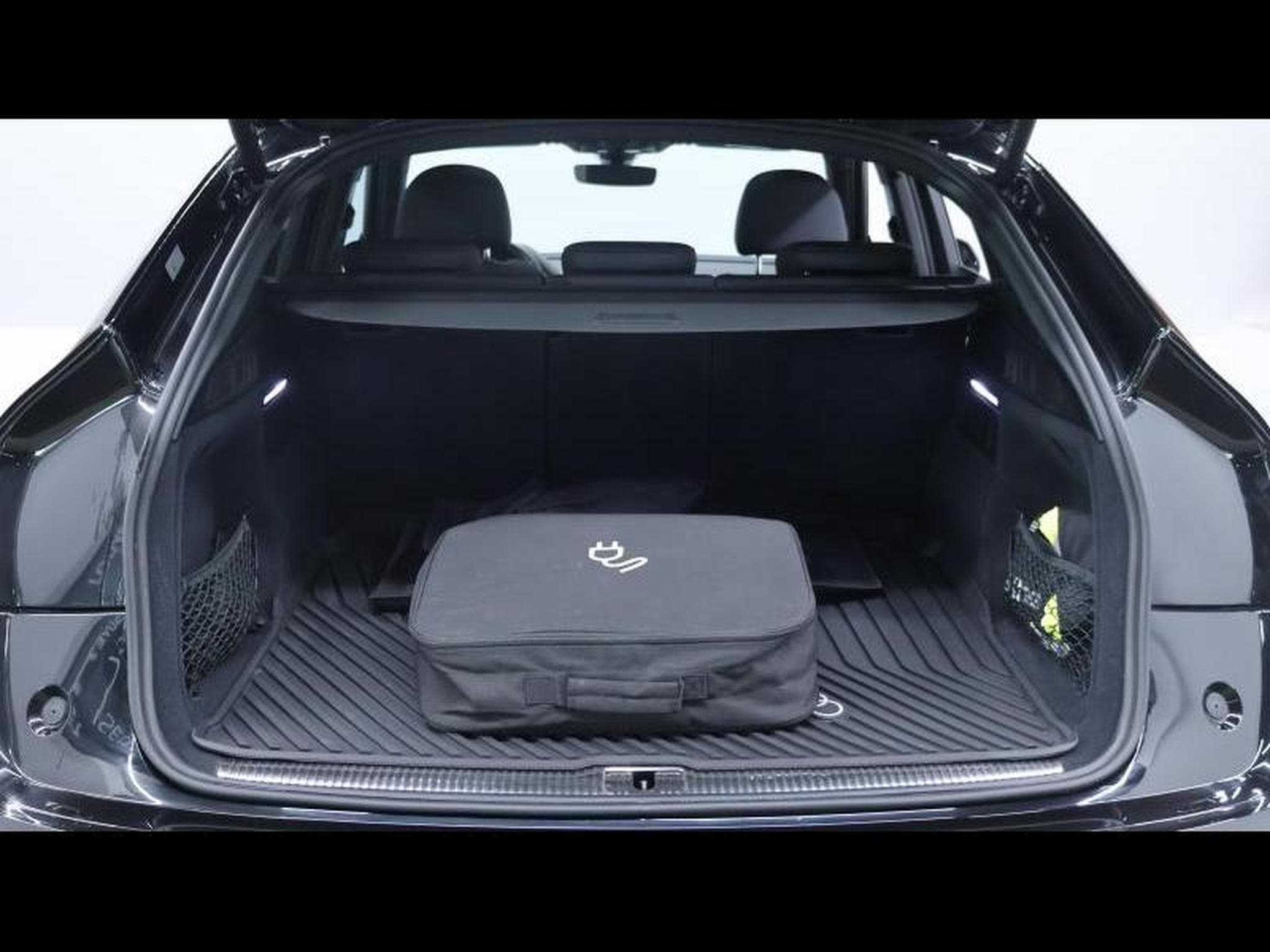 Audi Q5 Sportback 55 eTFSI 367 Quattro (2023) - Foto 7