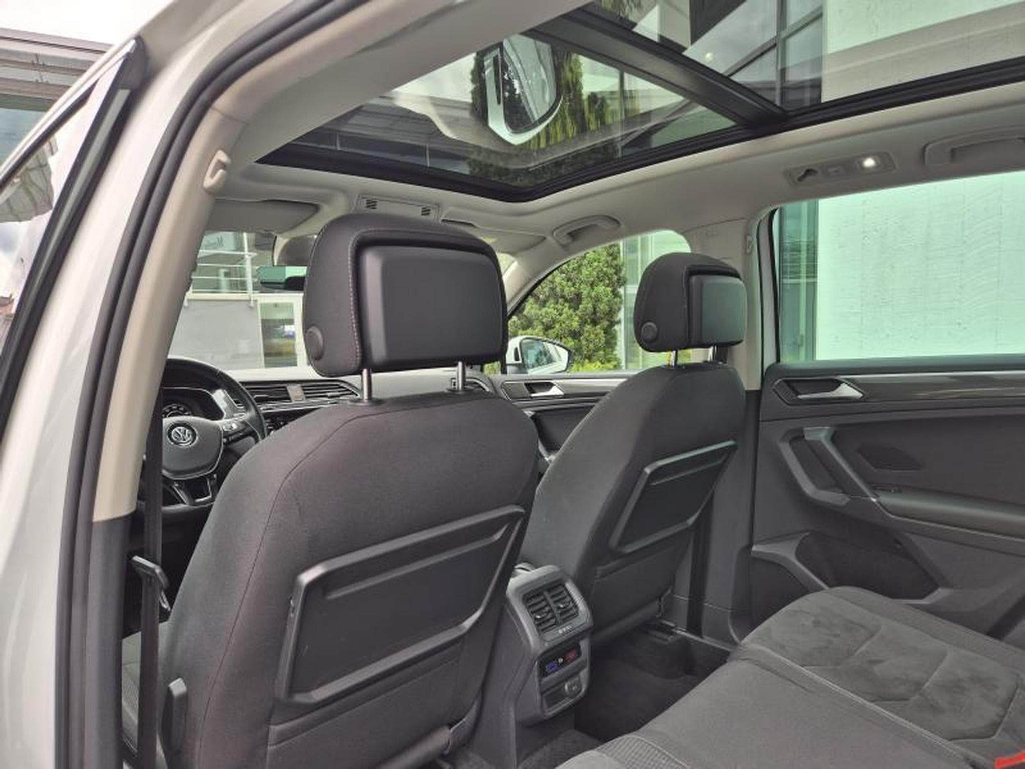 VW Tiguan Highline (2017) - Photo 12