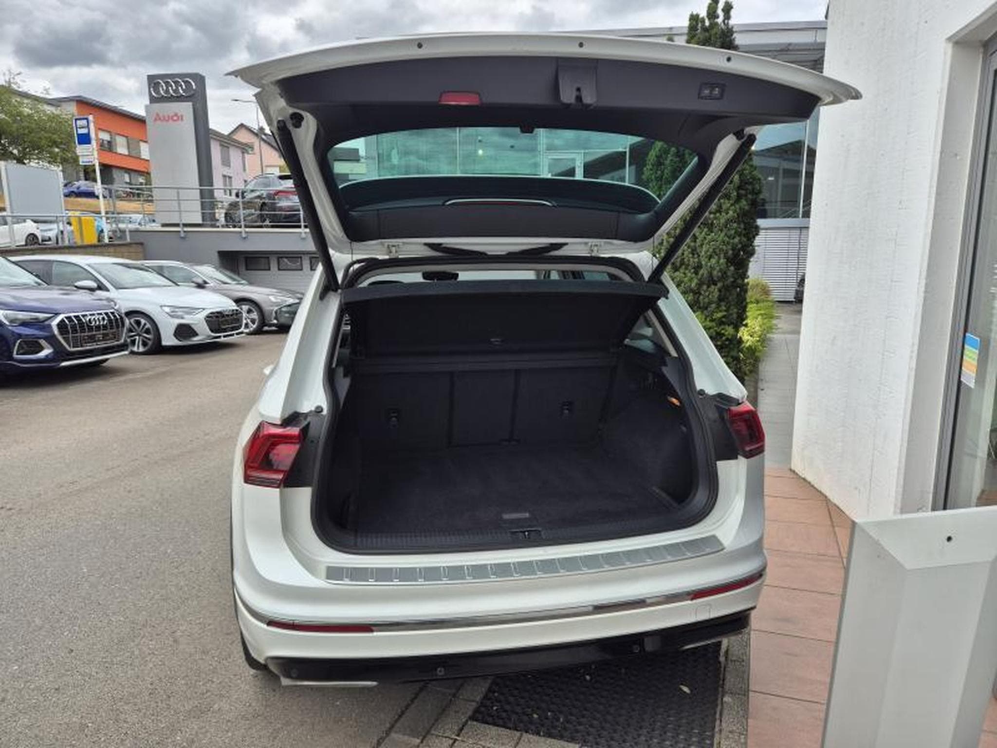 VW Tiguan Highline (2017) - Photo 14