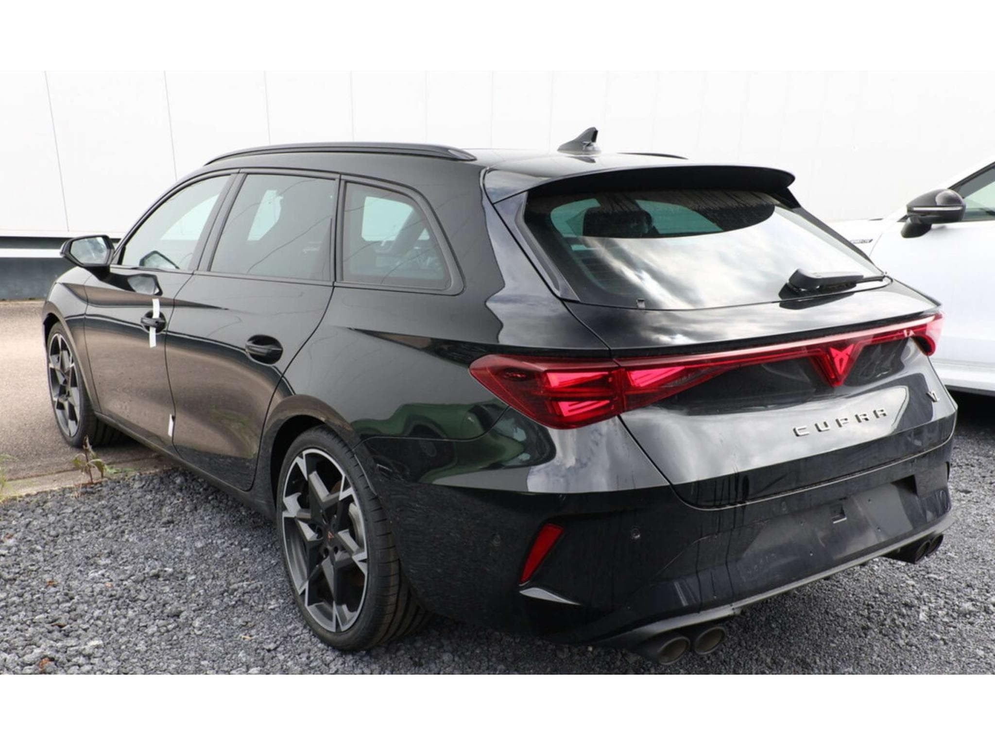 Cupra Leon Sportstourer 2.0 TSI 4Drive DSG VZ (2026) - Foto 4