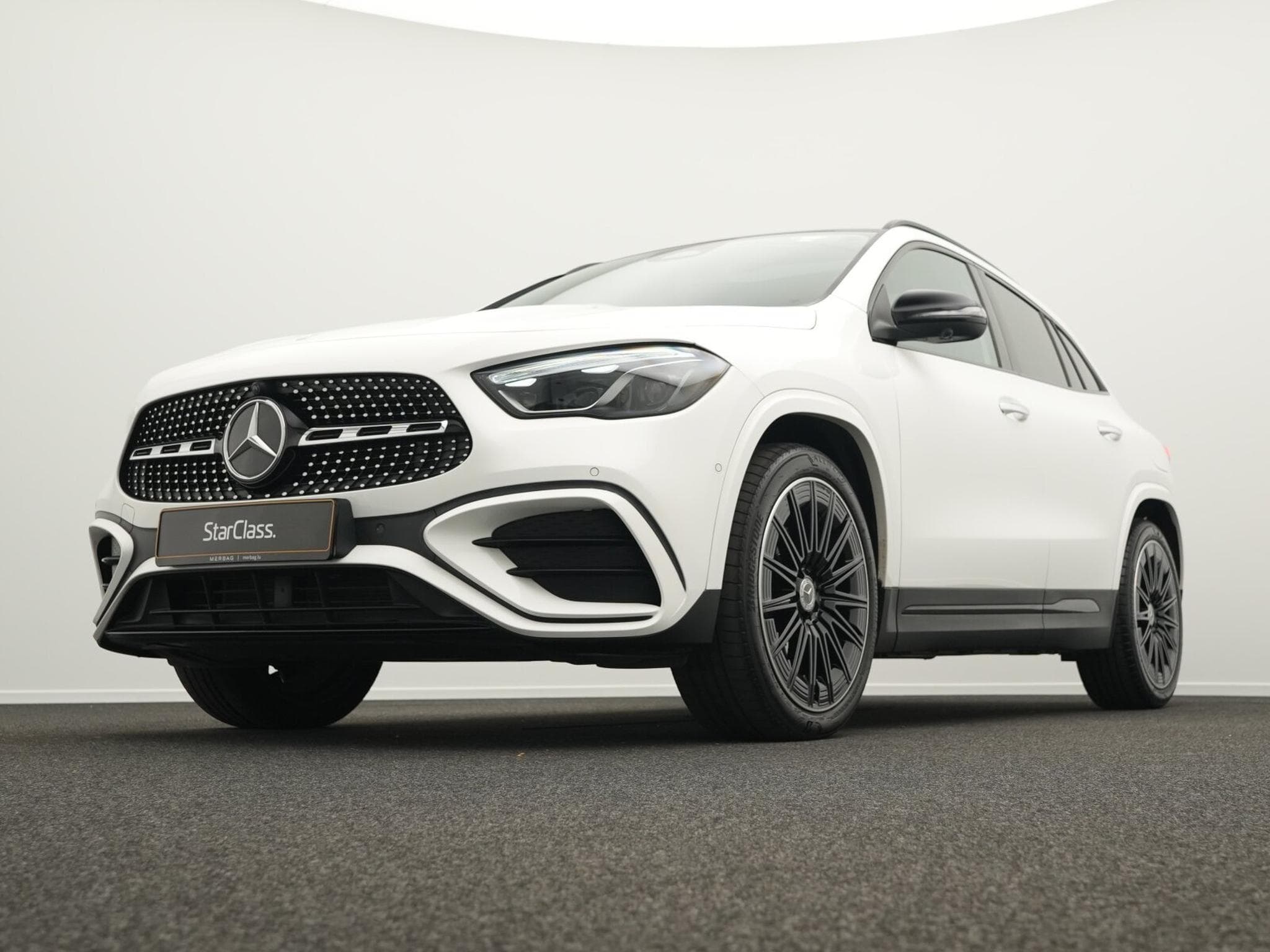 Mercedes GLA 200 d Multi+Pano+360°+Night (2025) - Foto 8
