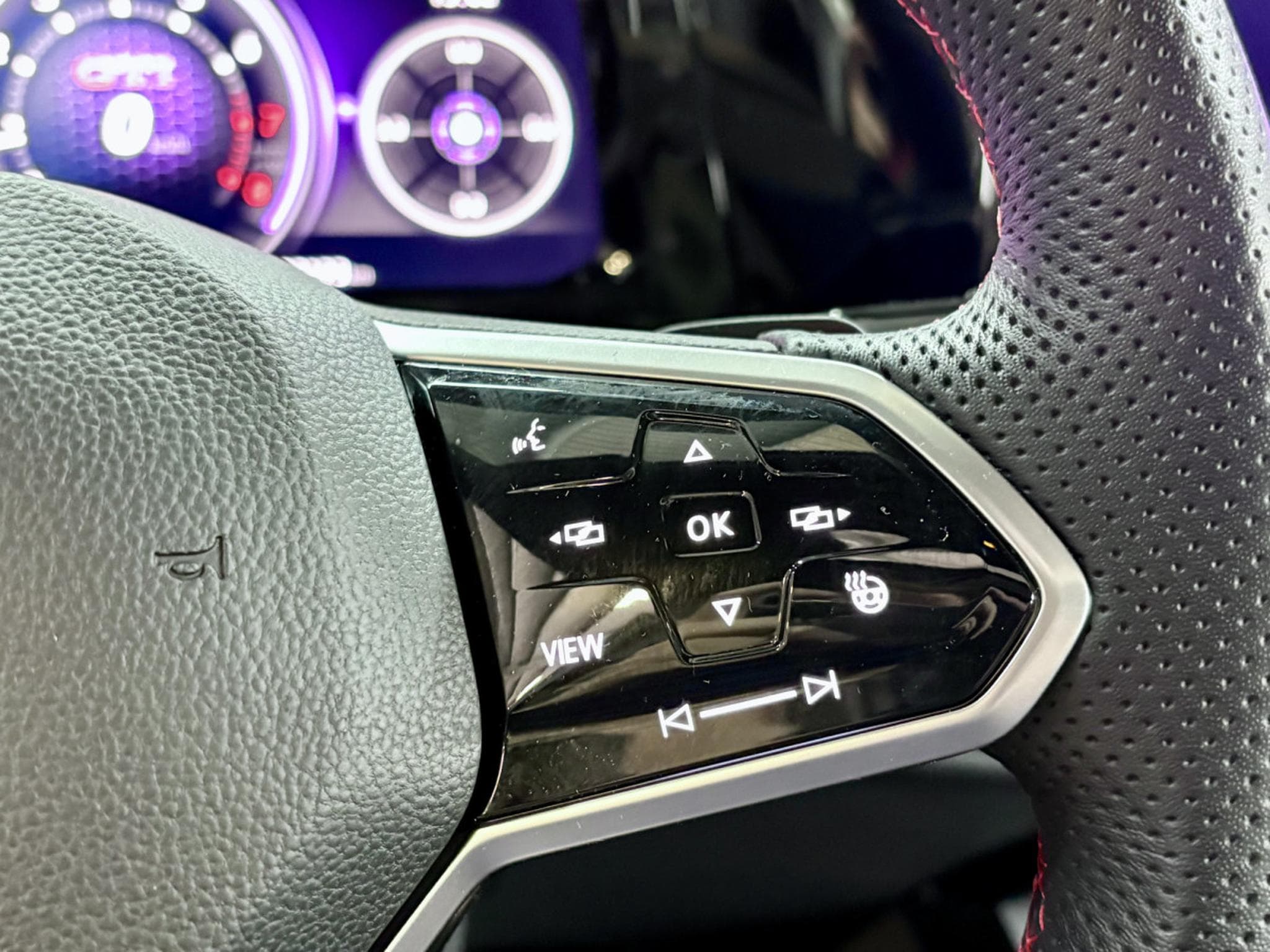 VW Golf GTI Clubsport 2.0 TSI 300CV DSG7 *Toit Ouvrant* *Sièges Chau (2022) - Photo 14