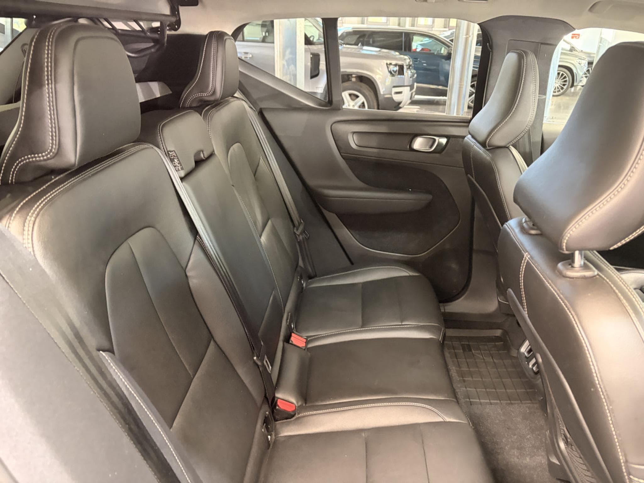 Volvo XC40 2.0 D4 Inscription AWD (2019) - Foto 12