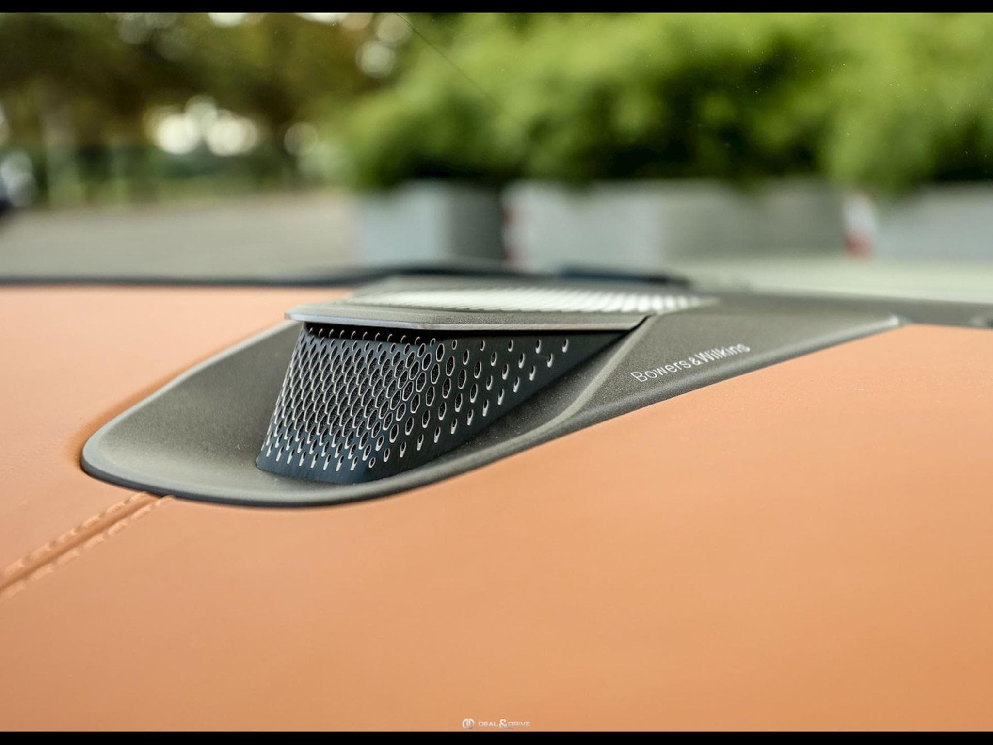 Aston-Martin DB12 VOLANTE 4.0 V8 680 CH - SPIRIT SILVER METALLIC - FULL PPF (2024) - Foto 22