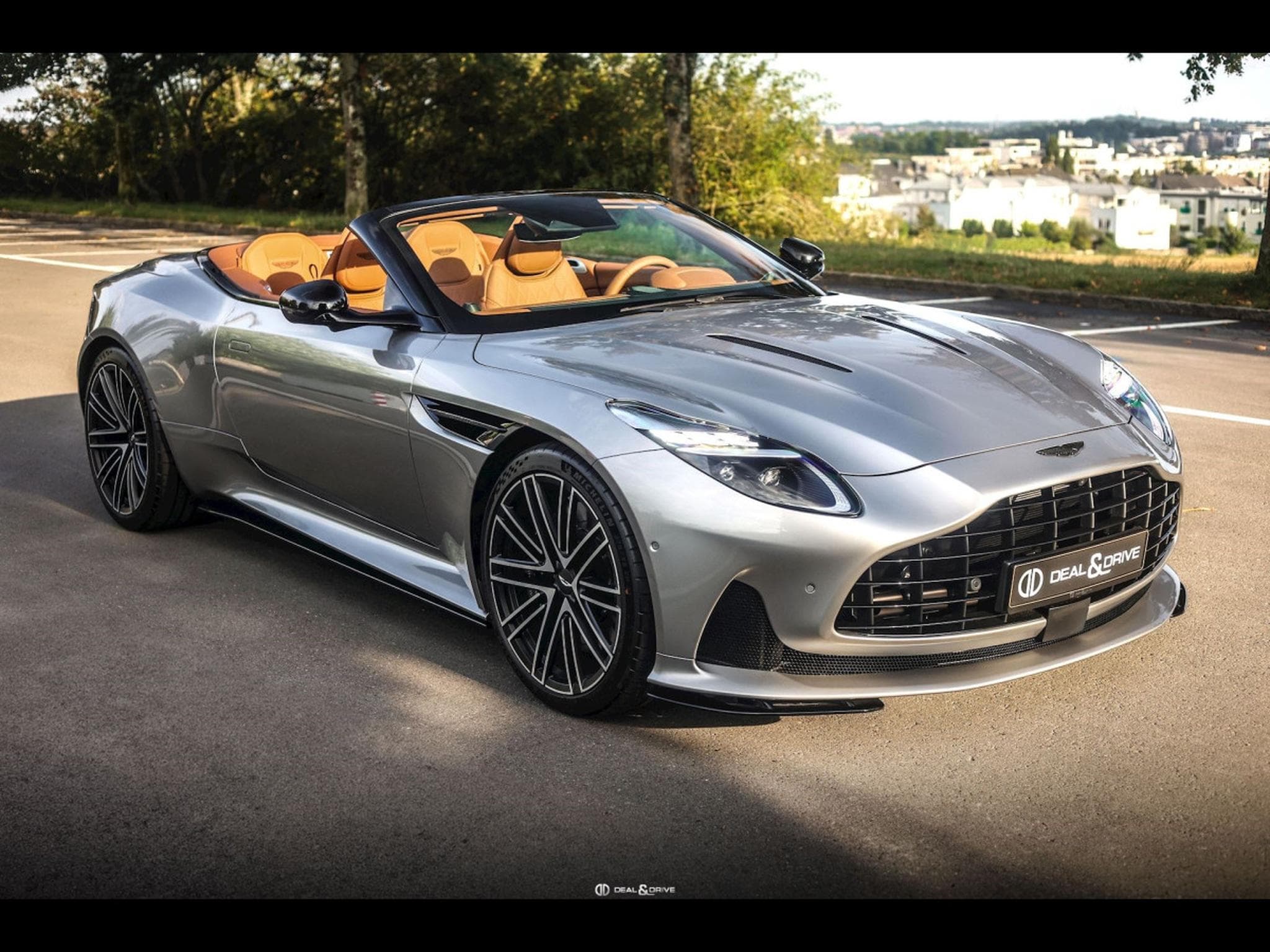 Aston-Martin DB12 VOLANTE 4.0 V8 680 CH - SPIRIT SILVER METALLIC - FULL PPF (2024) - Foto 6