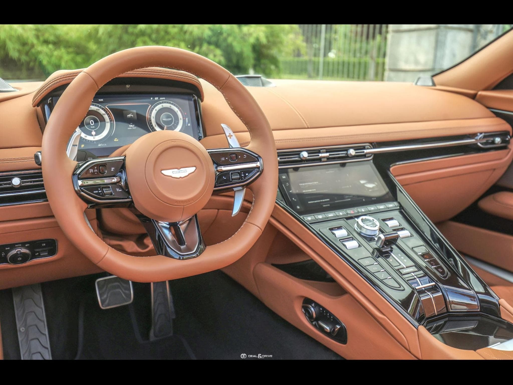 Aston-Martin DB12 VOLANTE 4.0 V8 680 CH - SPIRIT SILVER METALLIC - FULL PPF (2024) - Foto 9