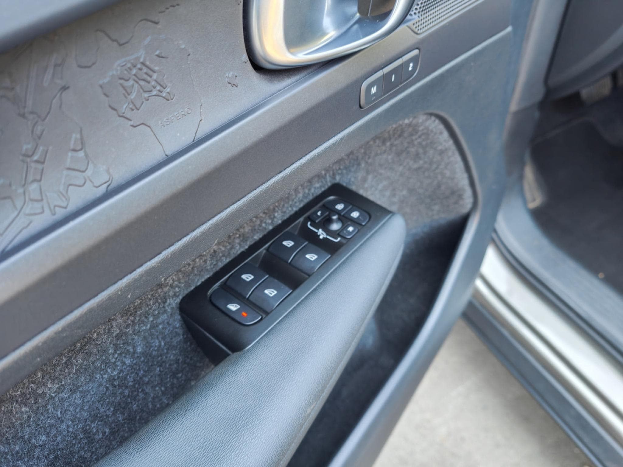 Volvo XC40 T3 GEARTRONIC CARPLAY GPS CAMERA ATTELAGE (2021) - Photo 15