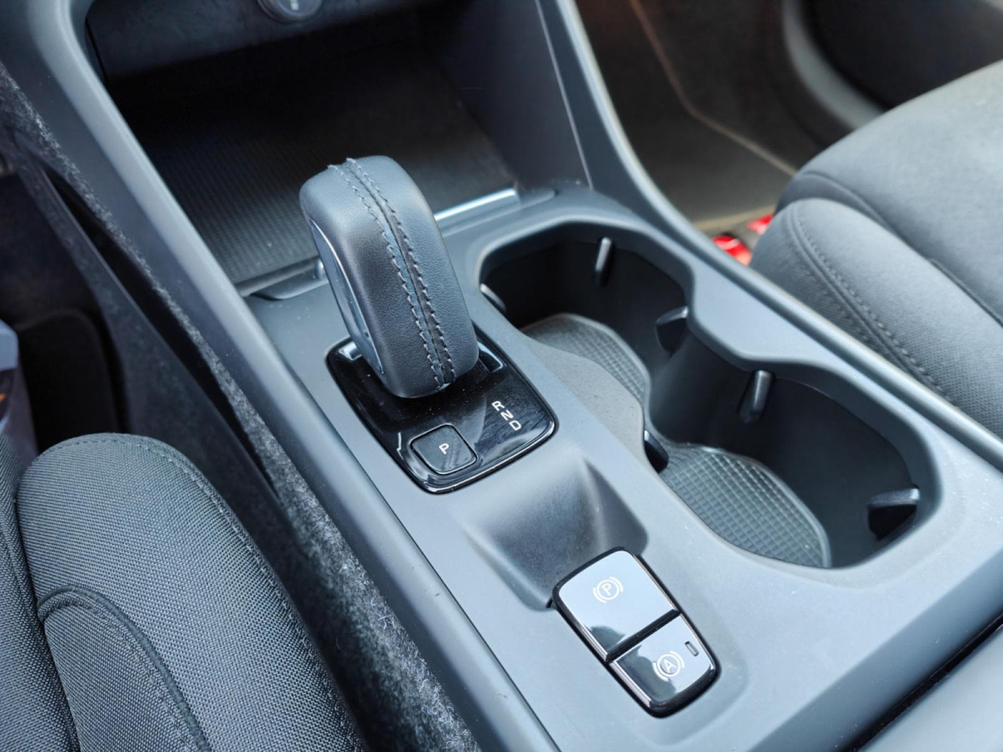 Volvo XC40 T3 GEARTRONIC CARPLAY GPS CAMERA ATTELAGE (2021) - Photo 18