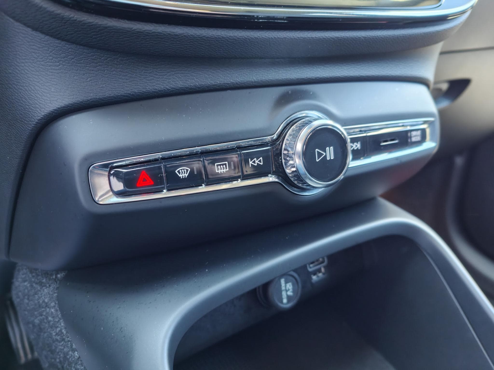 Volvo XC40 T3 GEARTRONIC CARPLAY GPS CAMERA ATTELAGE (2021) - Photo 19