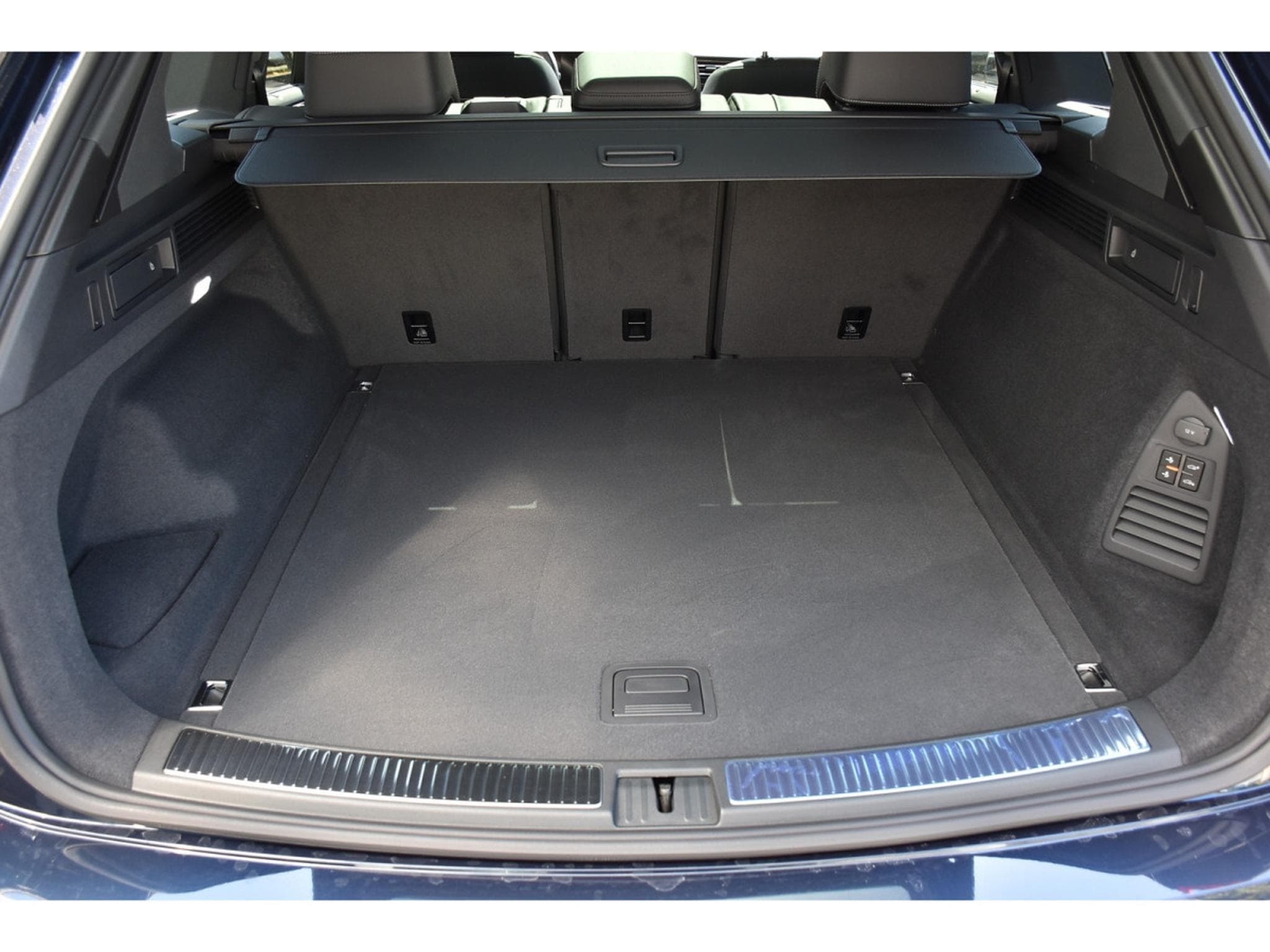 VW Touareg 3.0 TDI 4Motion R-Line Tip. SUSP PNEU PANO CUIR MEMO CHFF AD (2026) - Foto 24