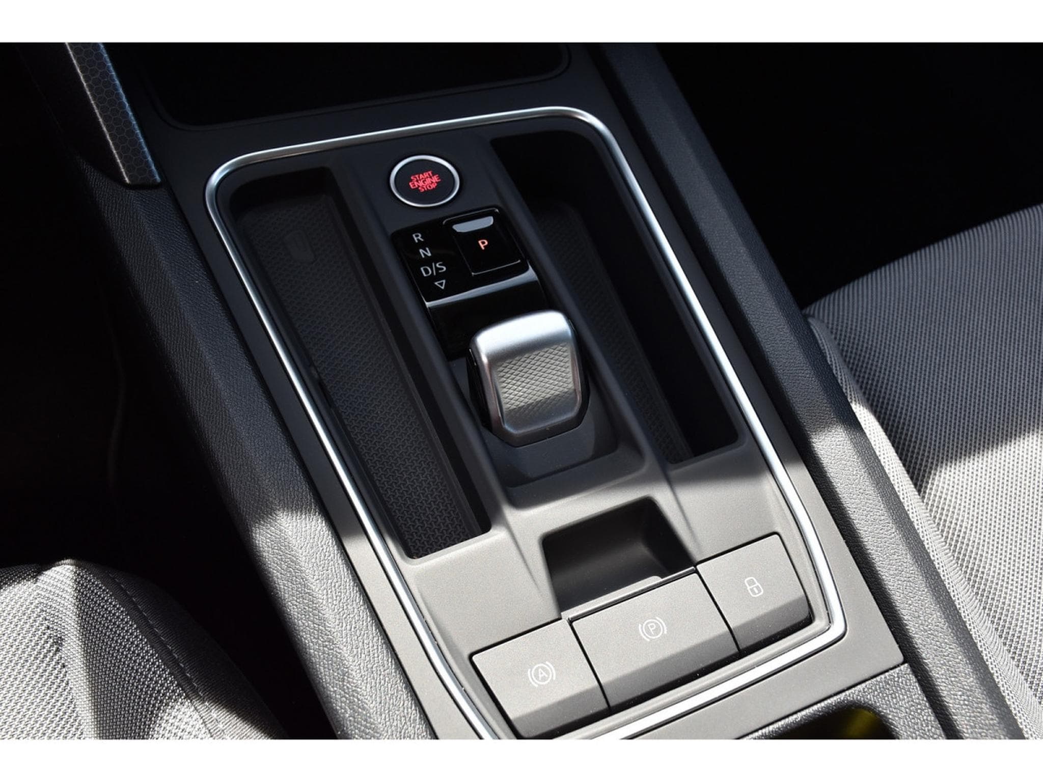 Seat Leon ST 1.5 eTSI Move! DSG REGUL LANE ATT RMQ 1° MAIN (2025) - Foto 17
