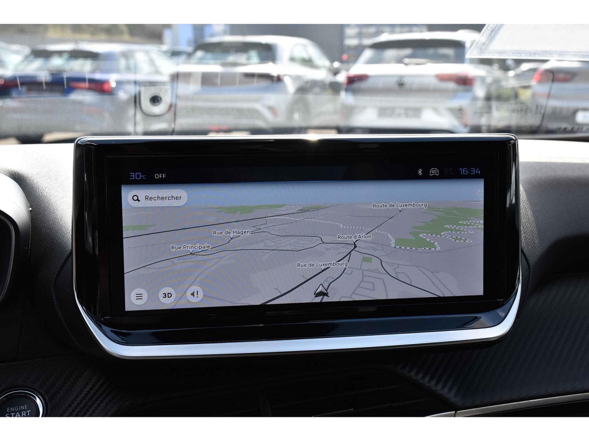 Peugeot 2008 1.2 PureTech Allure ACC GPS LANE SIDE REGUL CAM 360 1° MAIN (2025) - Foto 10