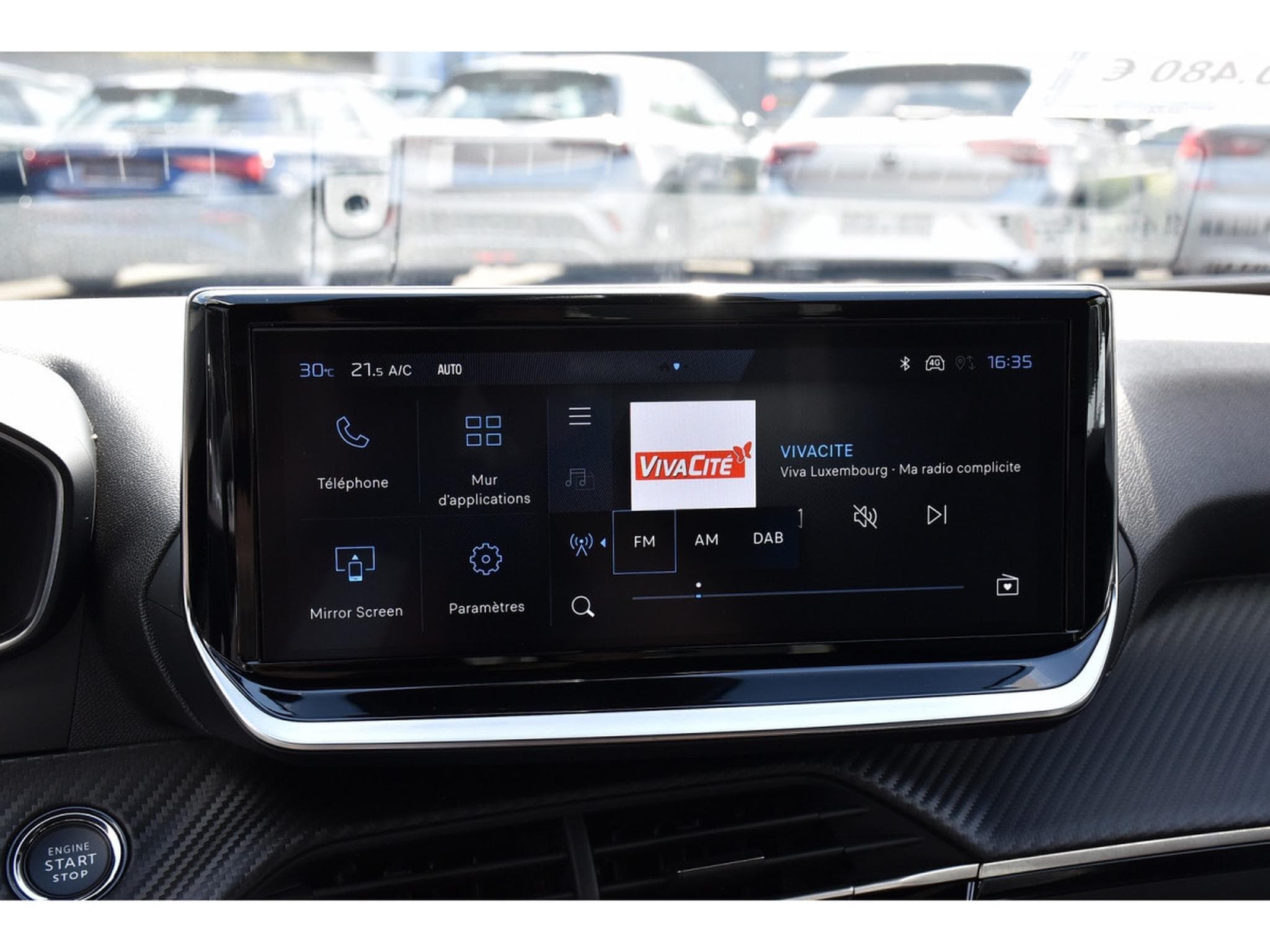 Peugeot 2008 1.2 PureTech Allure ACC GPS LANE SIDE REGUL CAM 360 1° MAIN (2025) - Foto 11