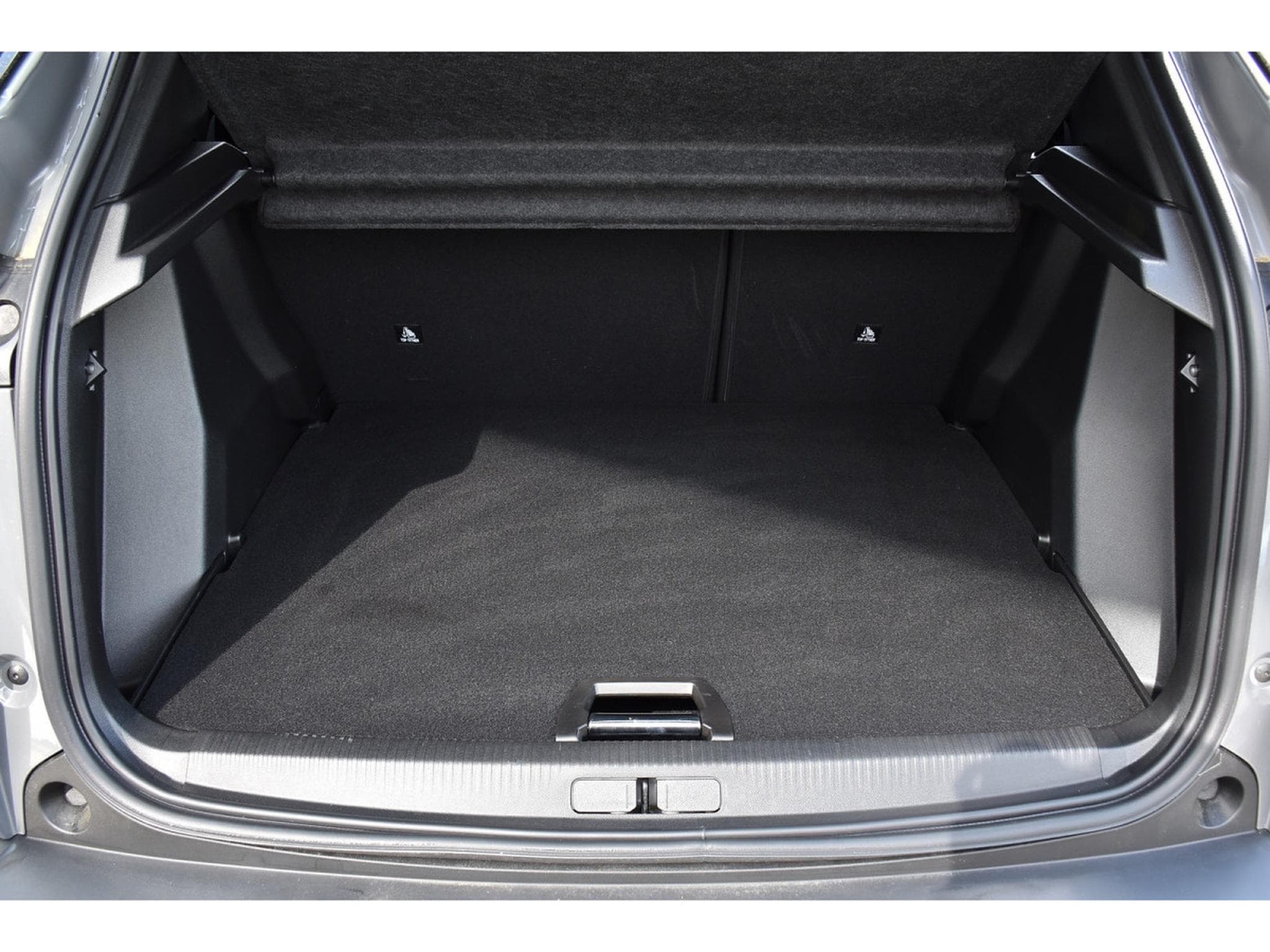Peugeot 2008 1.2 PureTech Allure ACC GPS LANE SIDE REGUL CAM 360 1° MAIN (2025) - Foto 25