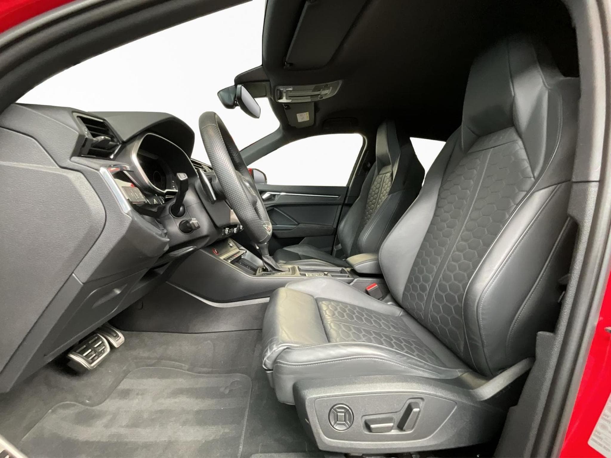 Audi RSQ3 TFSI+Quattro+S-Tronic+Matrix-LED+360 (2024) - Photo 9