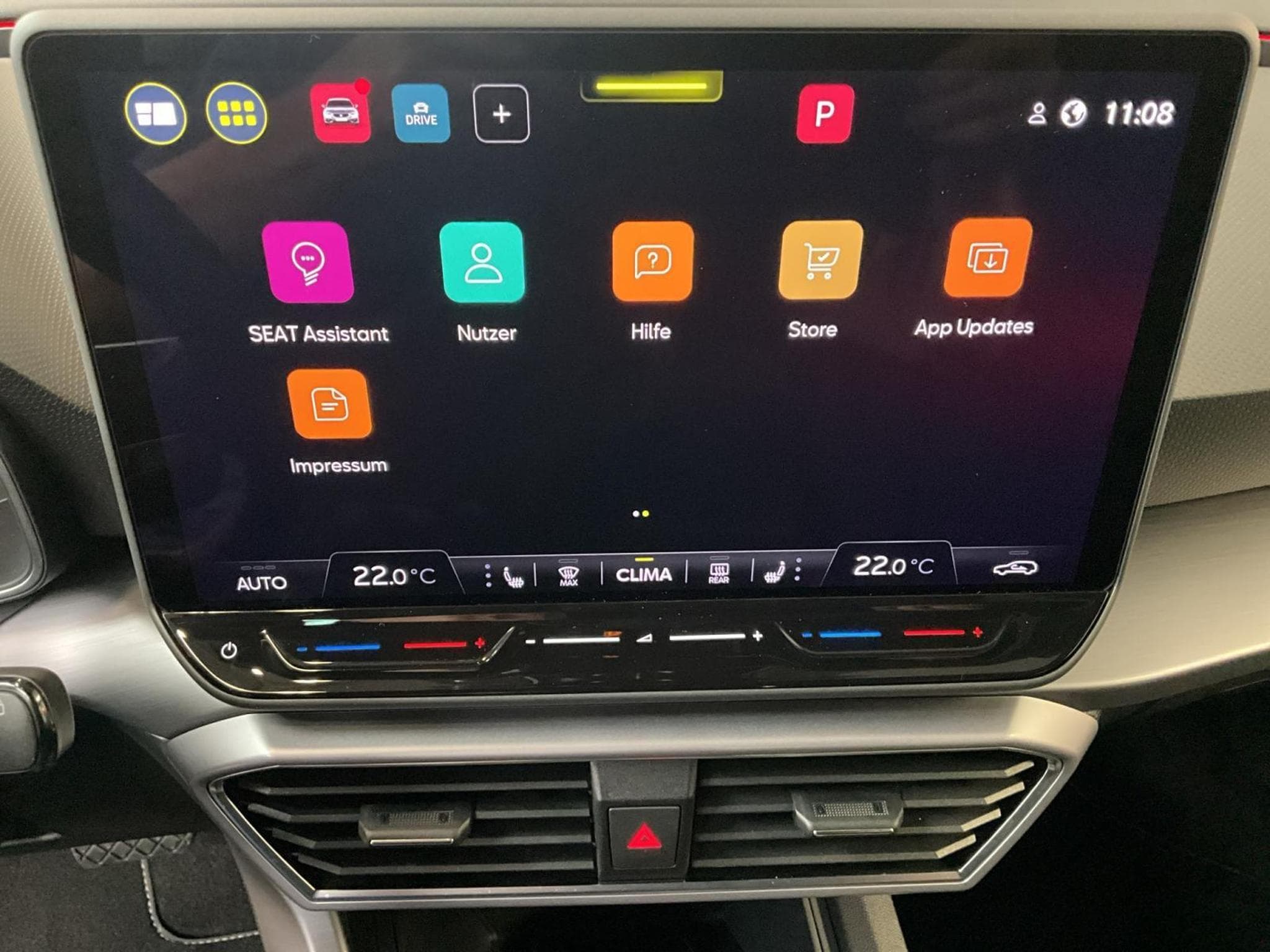 Seat Leon FR+DSG+RearView+LED+Kessy+Navi (2025) - Photo 17