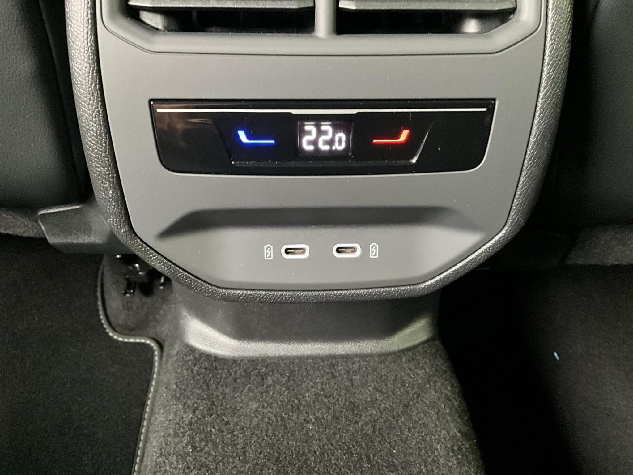 Seat Leon FR+DSG+RearView+LED+Kessy+Navi (2025) - Photo 20