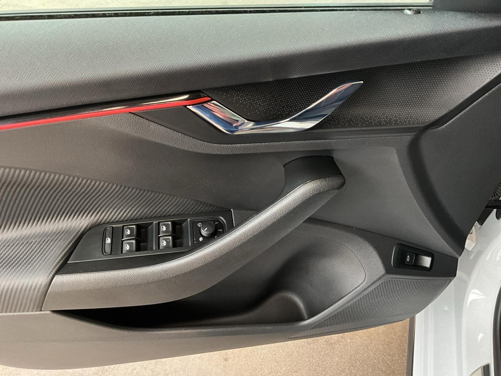Skoda Kamiq Monte-Carlo+DSG+LED+NAVI+Pano (2025) - Photo 14