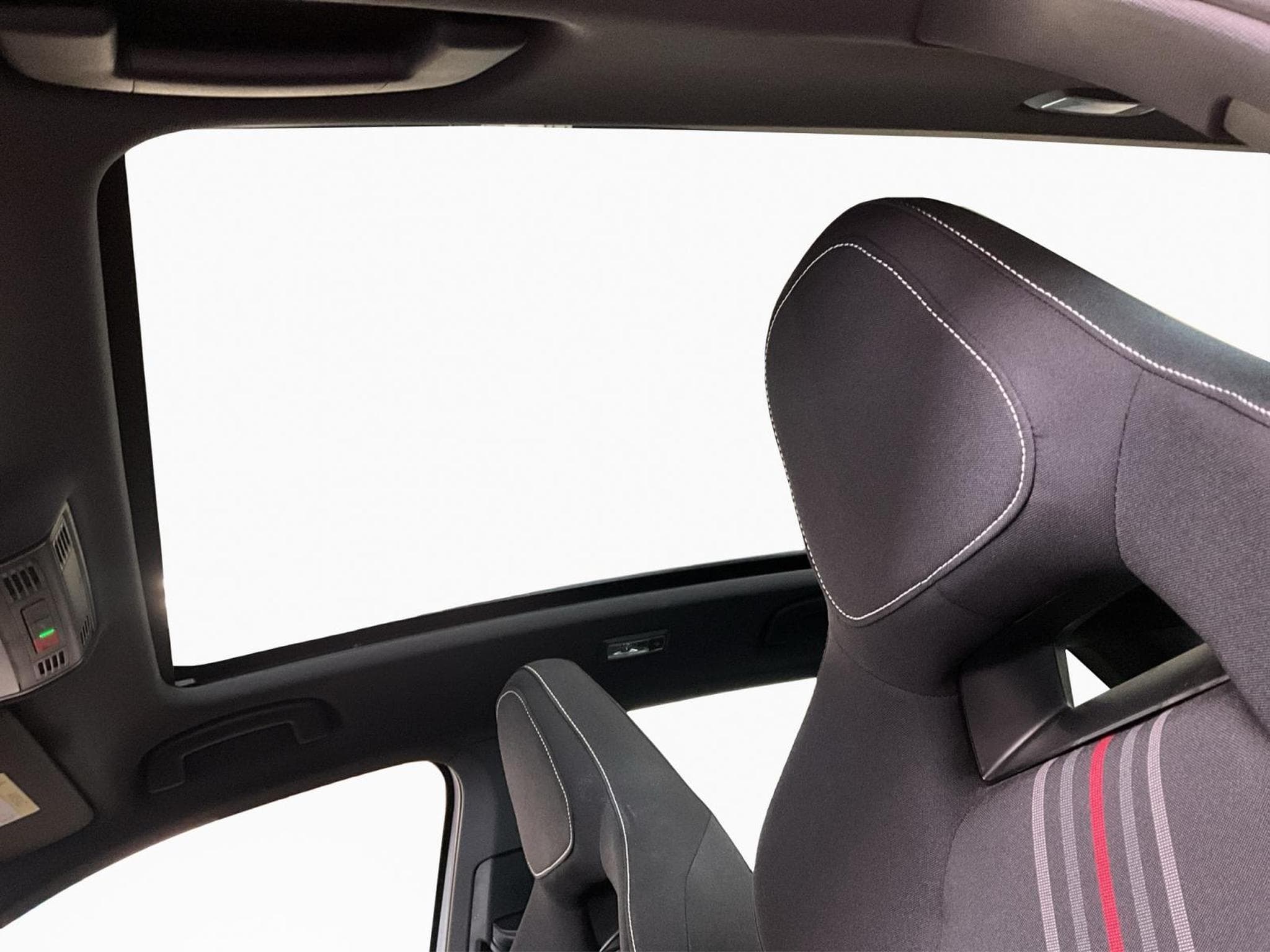 Skoda Kamiq Monte-Carlo+DSG+LED+NAVI+Pano (2025) - Photo 15