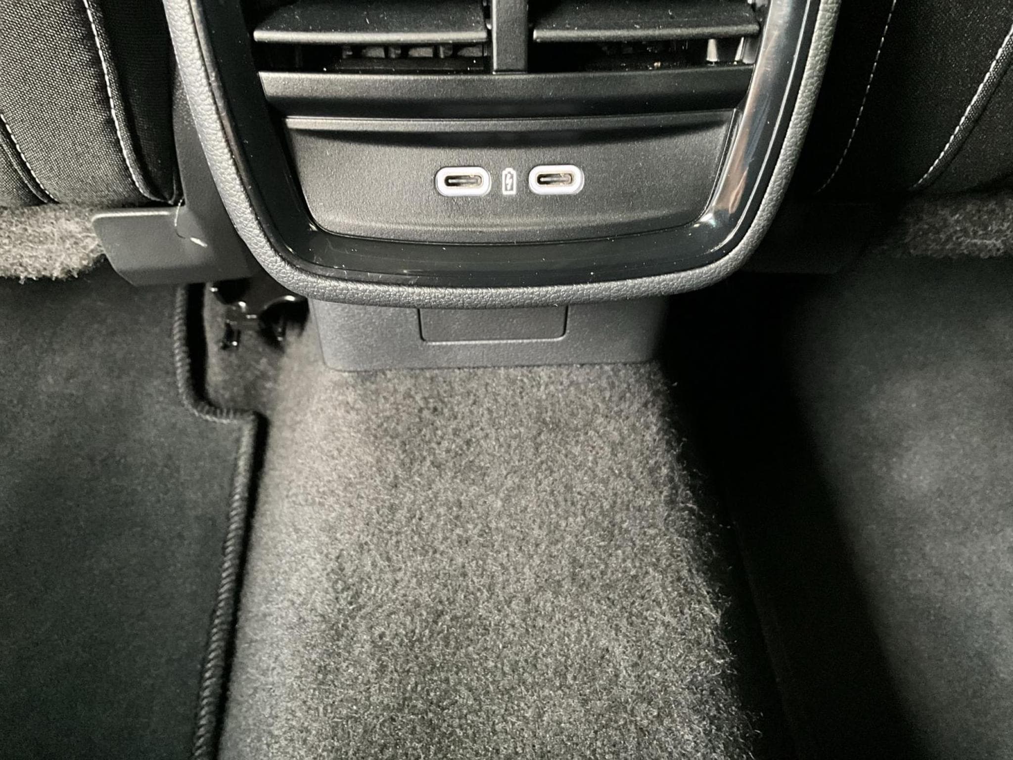 Skoda Kamiq Monte-Carlo+DSG+LED+NAVI+Pano (2025) - Photo 23