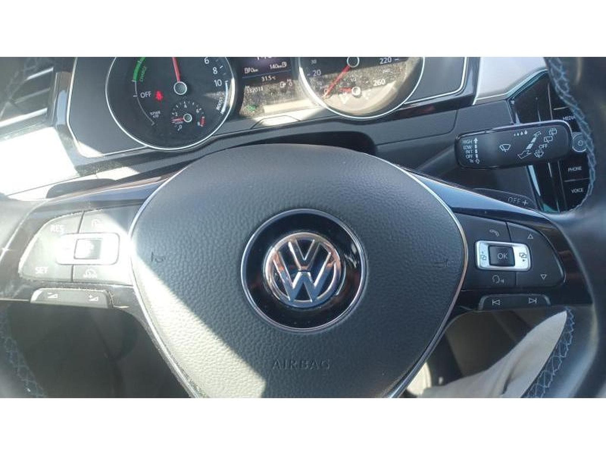 VW Passat GTE (2018) - Photo 22
