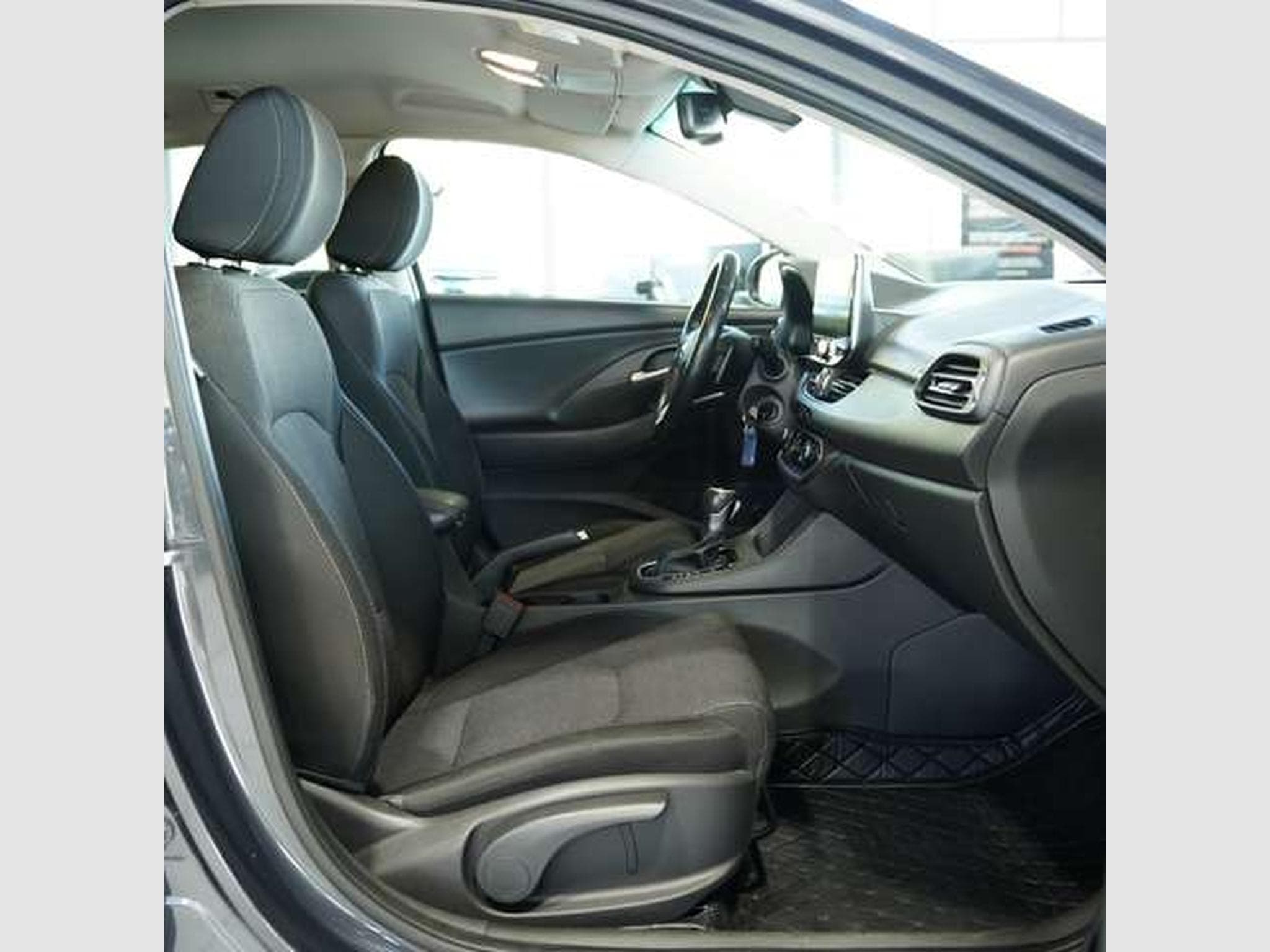 Hyundai i30 DCT Intro Edition *Klima *Navigation (2020) - Photo 14