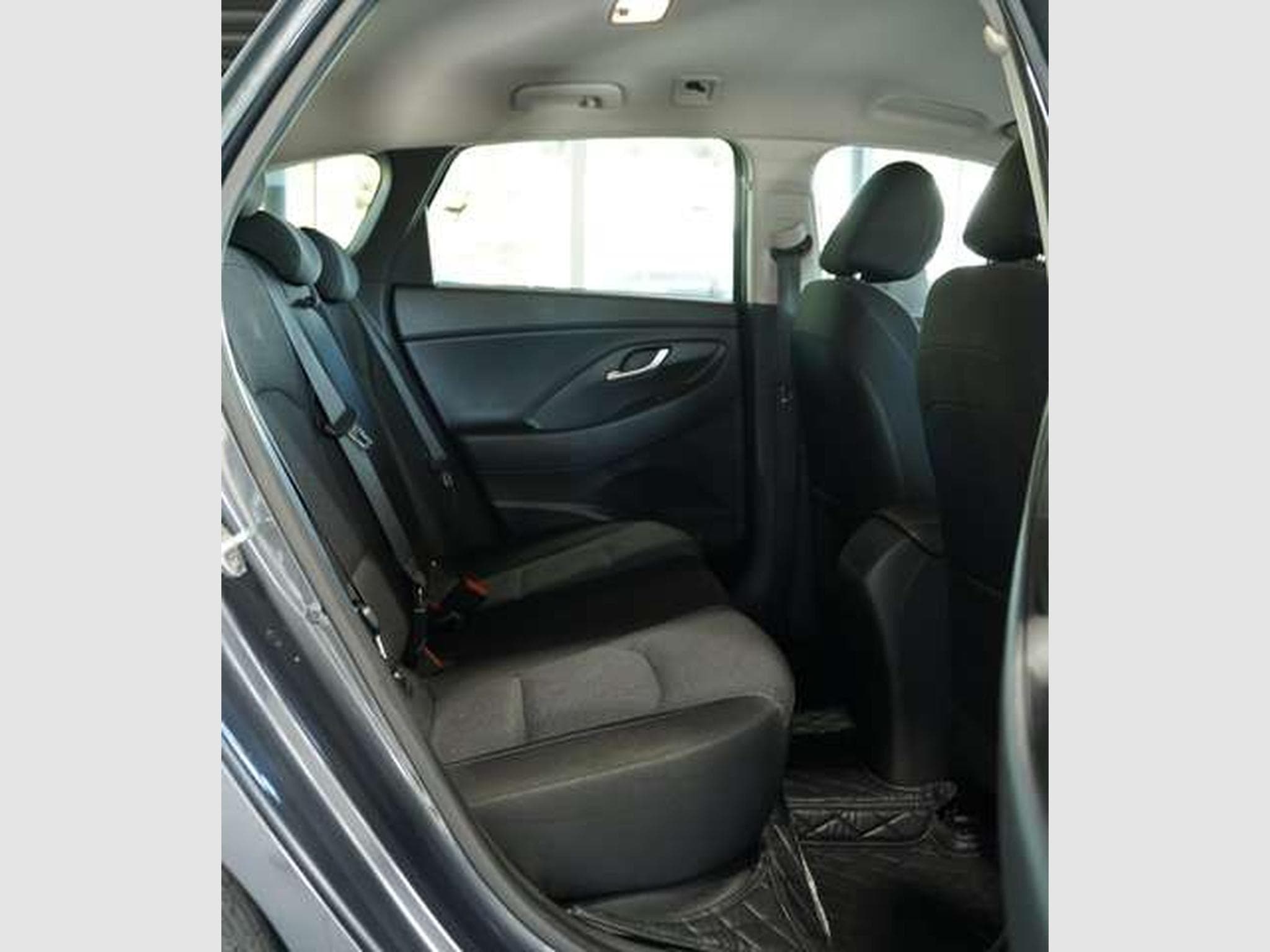 Hyundai i30 DCT Intro Edition *Klima *Navigation (2020) - Photo 17