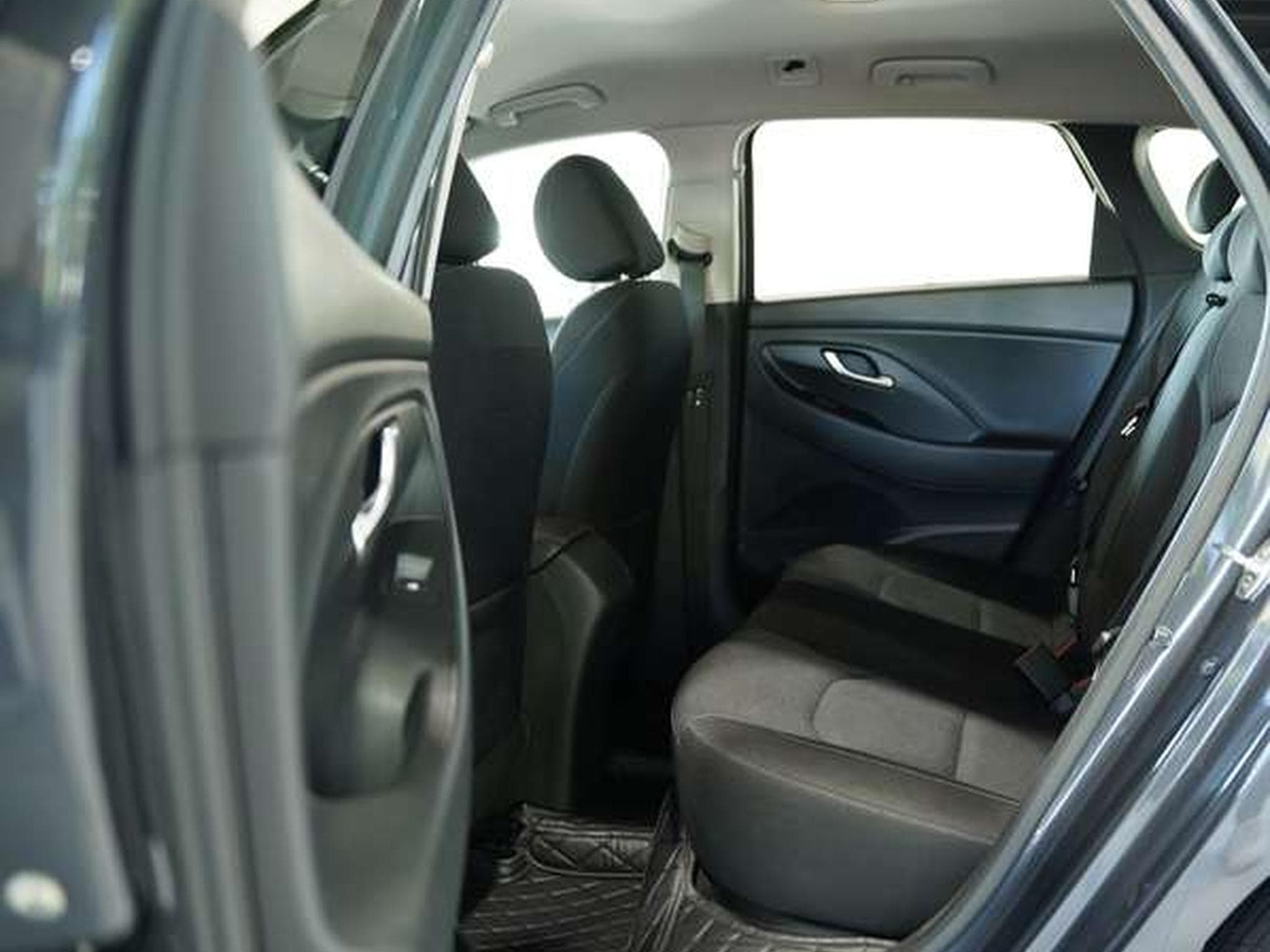 Hyundai i30 DCT Intro Edition *Klima *Navigation (2020) - Photo 18