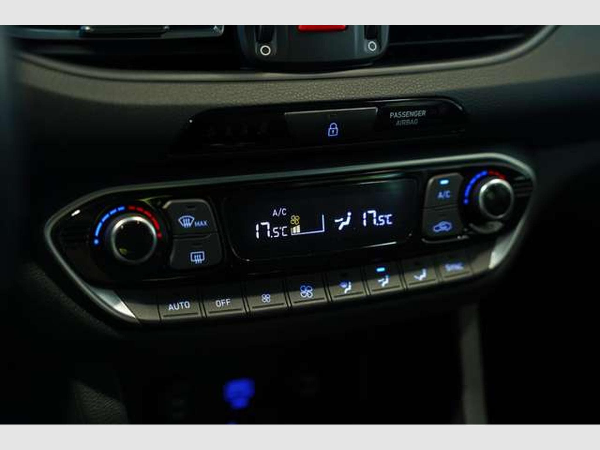 Hyundai i30 DCT Intro Edition *Klima *Navigation (2020) - Photo 25