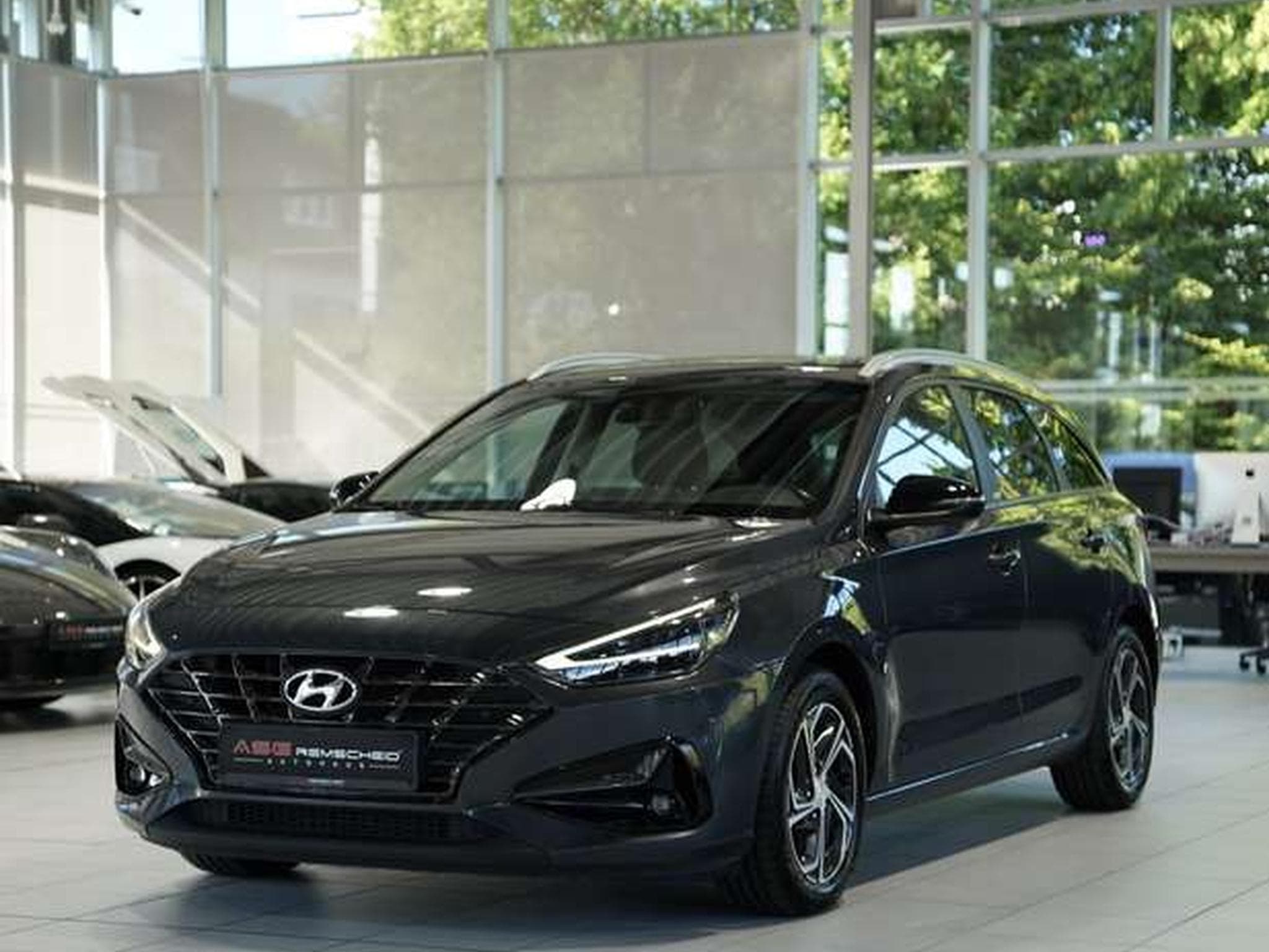 Hyundai i30 DCT Intro Edition *Klima *Navigation (2020) - Photo 4