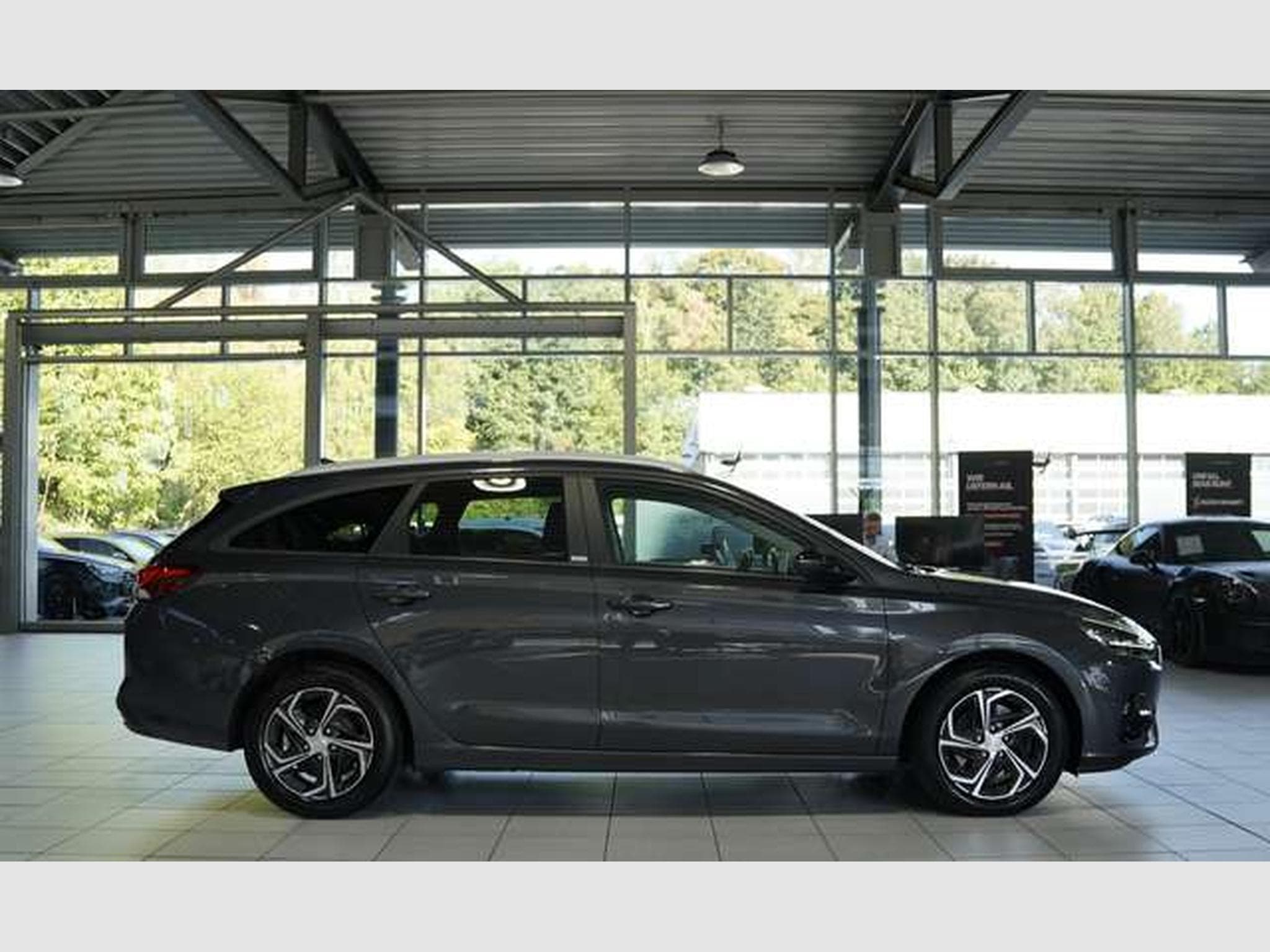 Hyundai i30 DCT Intro Edition *Klima *Navigation (2020) - Photo 6