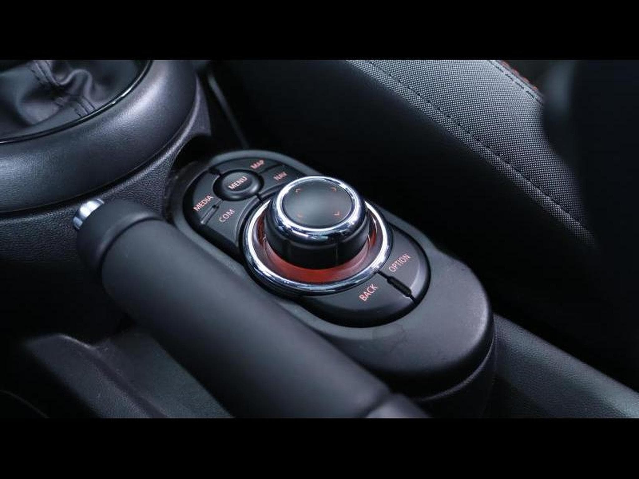 MINI Cooper 1.6 136 pack JCW Steptronic (2022) - Photo 25