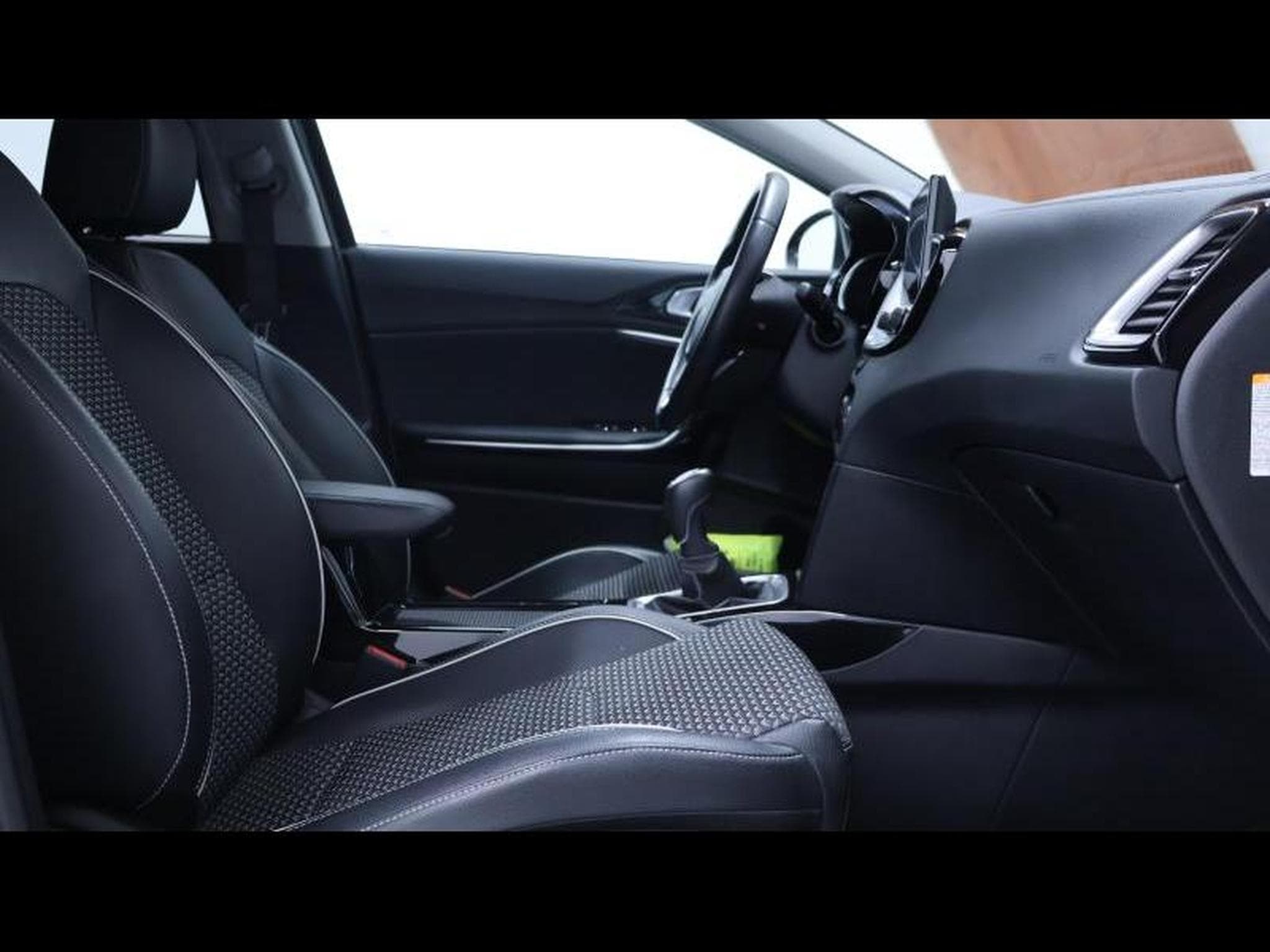 Kia XCeed Pulse 1.6 CRDI MHEV 136ch BVM (2023) - Photo 12