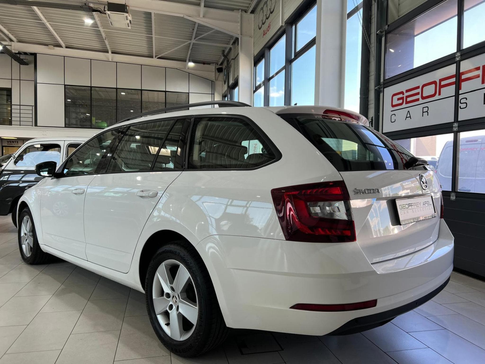 Skoda Octavia 1.6 TDI 116 NAVI, PDC,CARPLAY,ALU 16'' (2019) - Foto 3