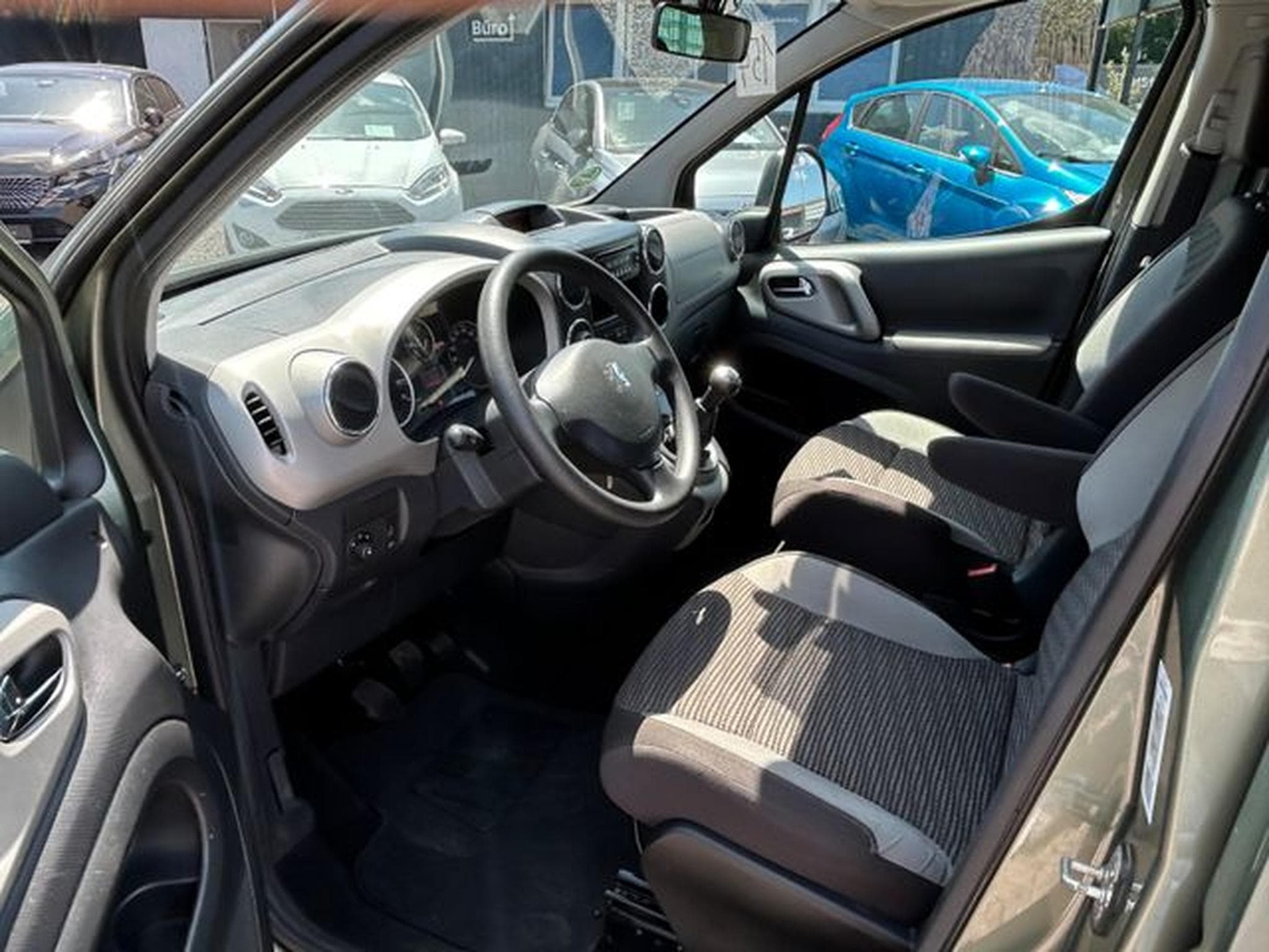 Peugeot Partner Partner Tepee Outdoor  1.6 *Klima*Euro5* (2011) - Photo 7