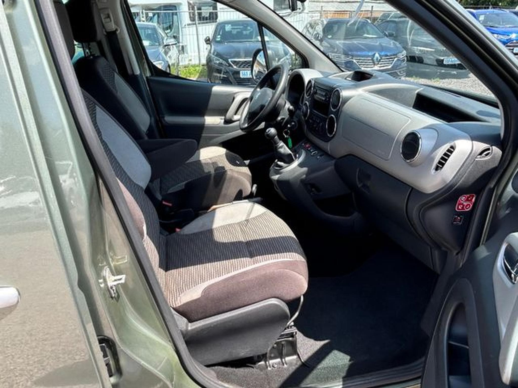Peugeot Partner Partner Tepee Outdoor  1.6 *Klima*Euro5* (2011) - Photo 9