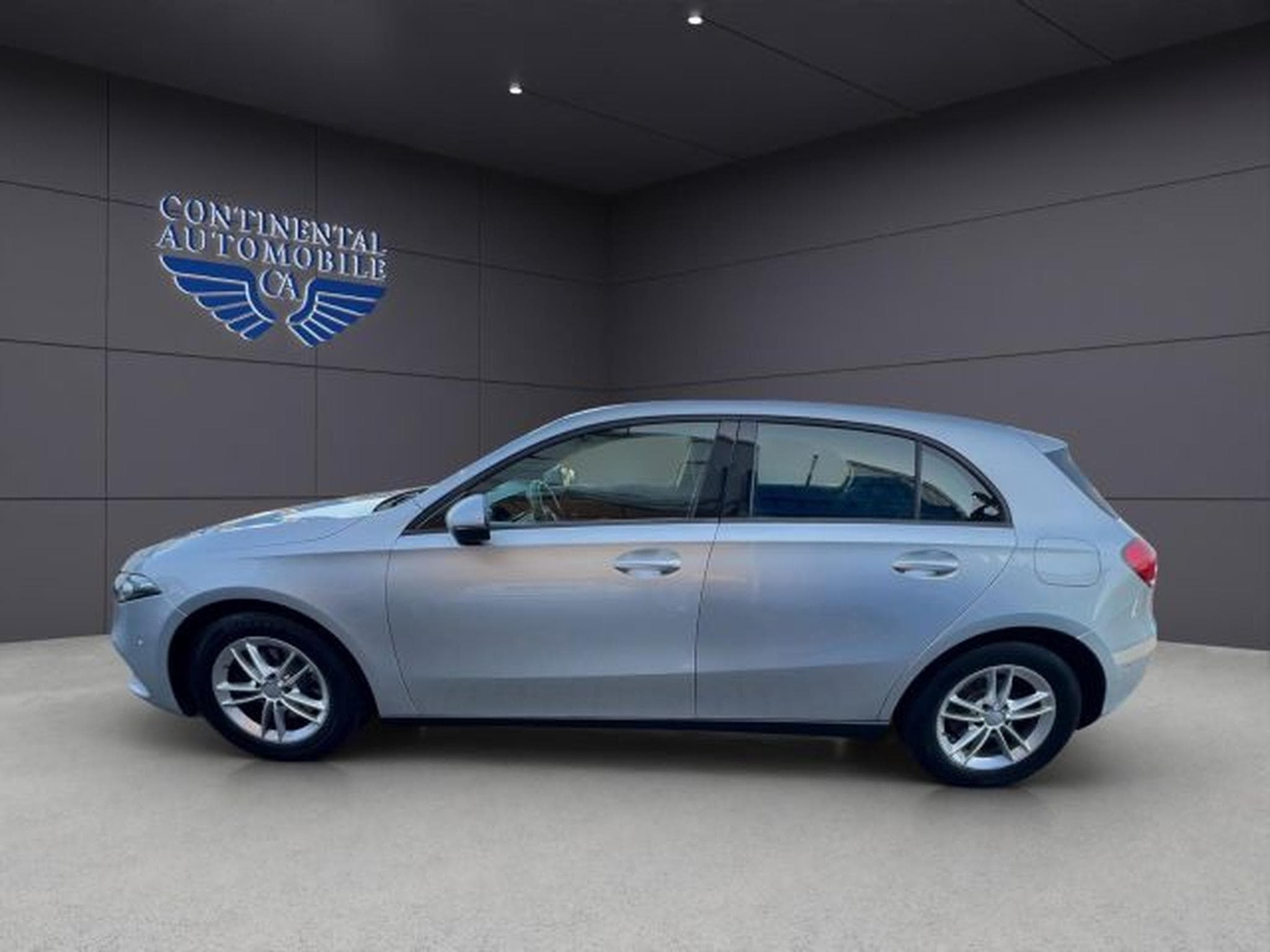 Mercedes A 180 A 180 d KLIMA,NAVI,PDC,360CAM,TEMPOMAT,BT Klima (2020) - Photo 3