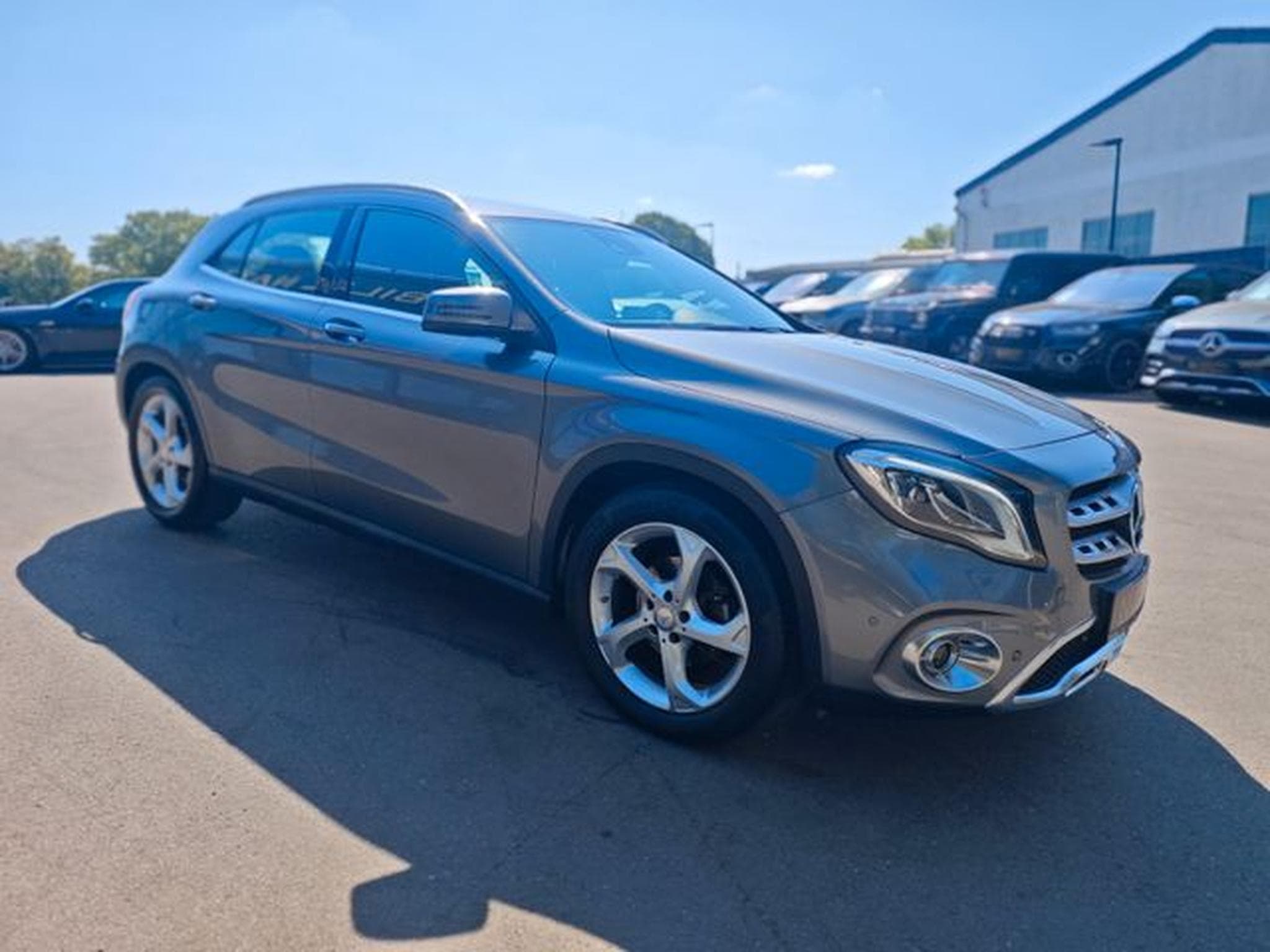 Mercedes GLA 200 GLA 200 *EXCLUSIVE PAKET/URBAN-LINE/LEDER/1.HD* (2017) - Foto 5
