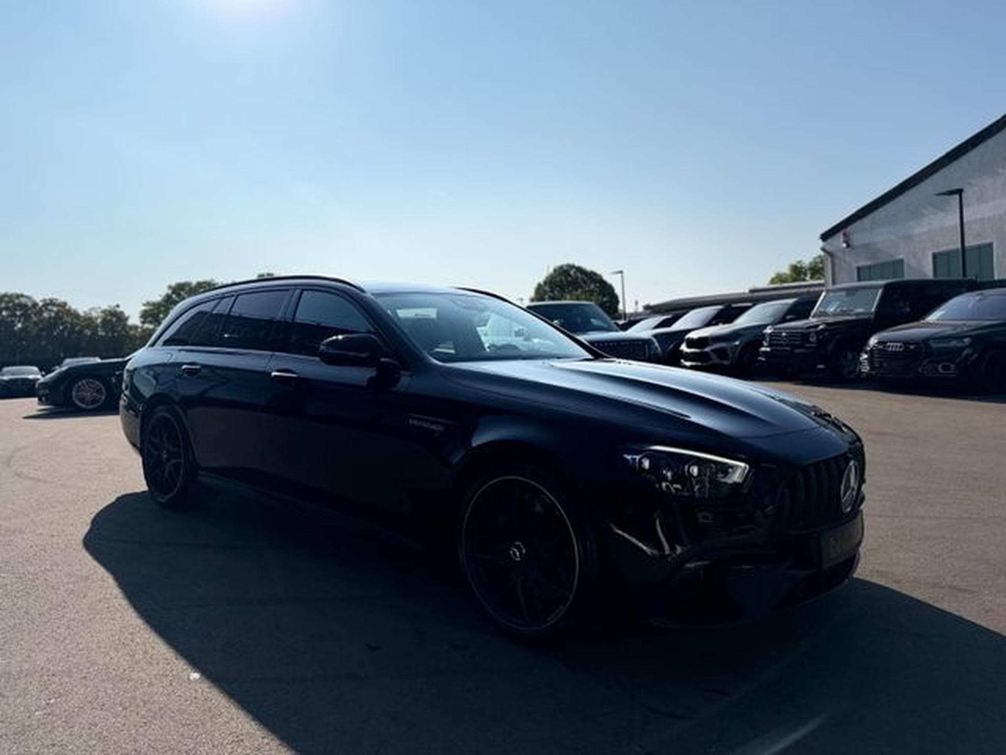 Mercedes E 63 AMG E 63S AMG 4M*FACELIFT*NIGHT PAKET*PANORAMA*HUD* (2021) - Foto 5