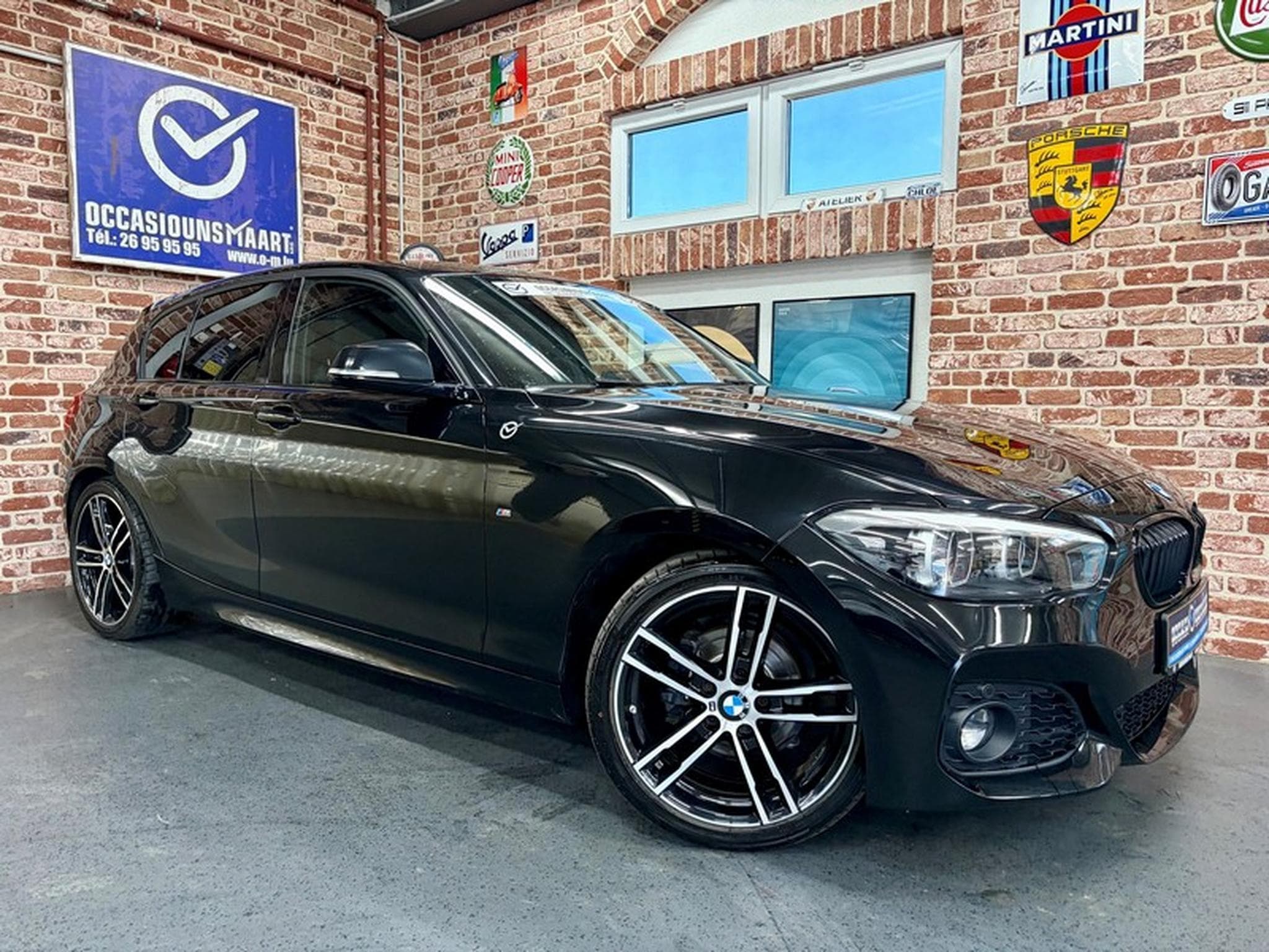 BMW 118 118iA 136cv Auto M-SPORT (2019) - Foto 1