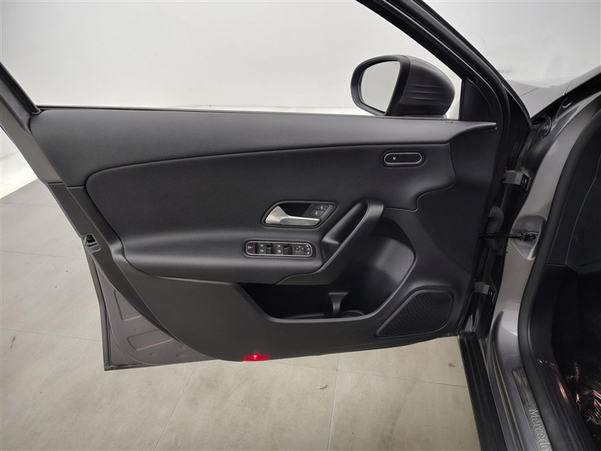 Mercedes A 180 A 180  Business solution NAVI/FULL LED/TO PANO/JA (2022) - Foto 16